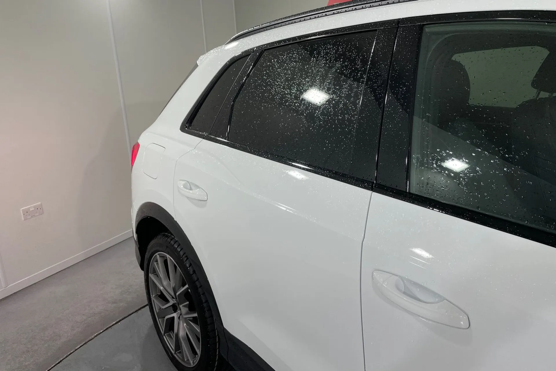 Audi Q3 thumbnail image number 14