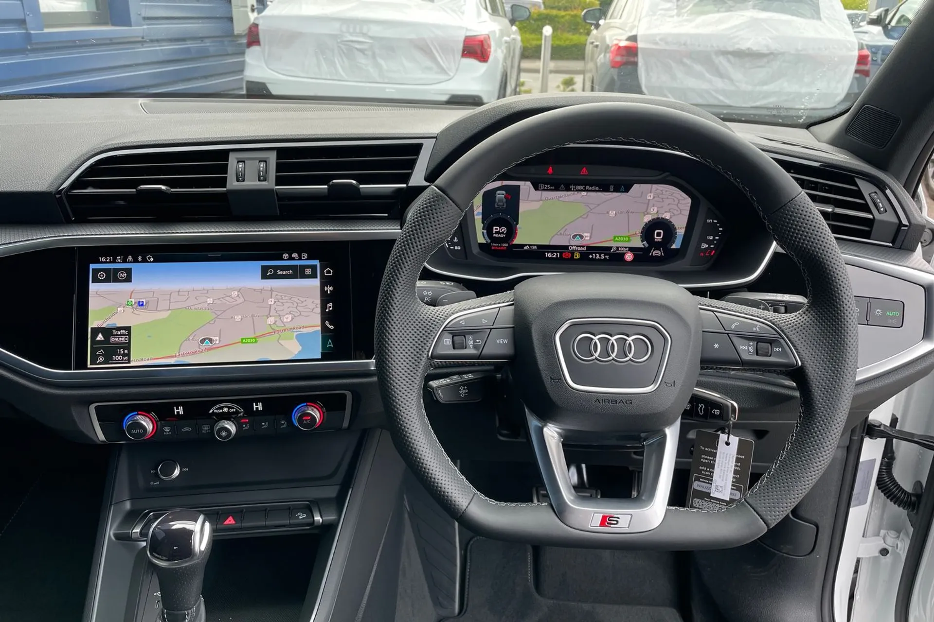 Audi Q3 thumbnail image number 36