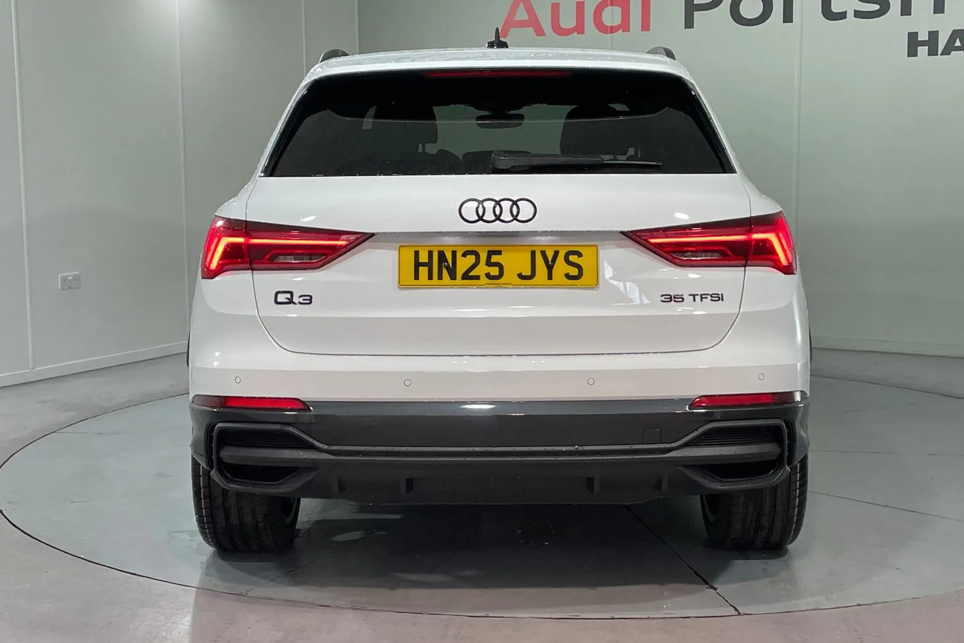 Audi Q3 thumbnail image number 7