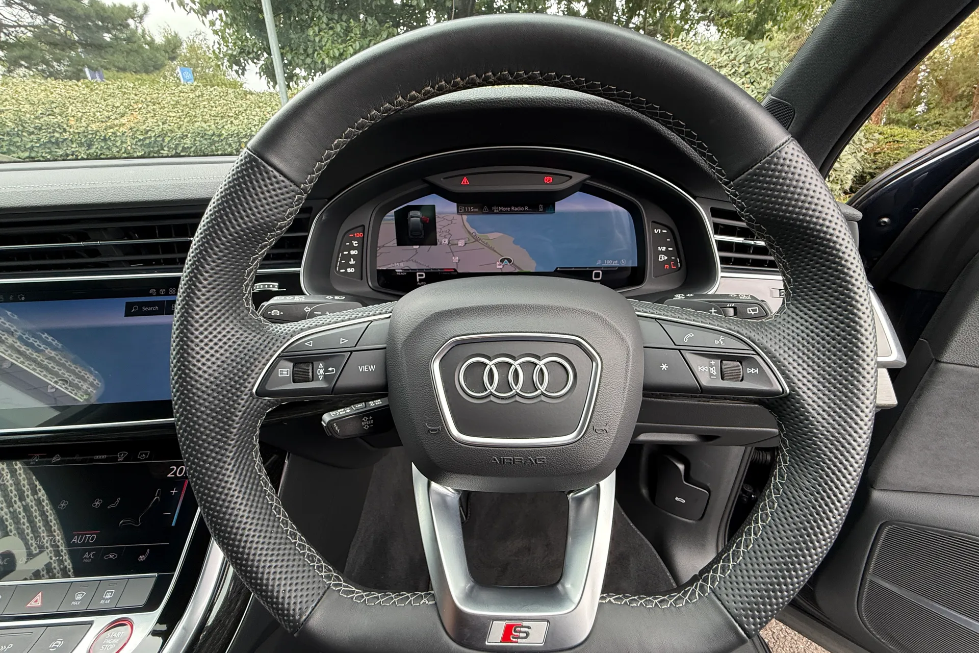 Audi Q7 thumbnail image number 14