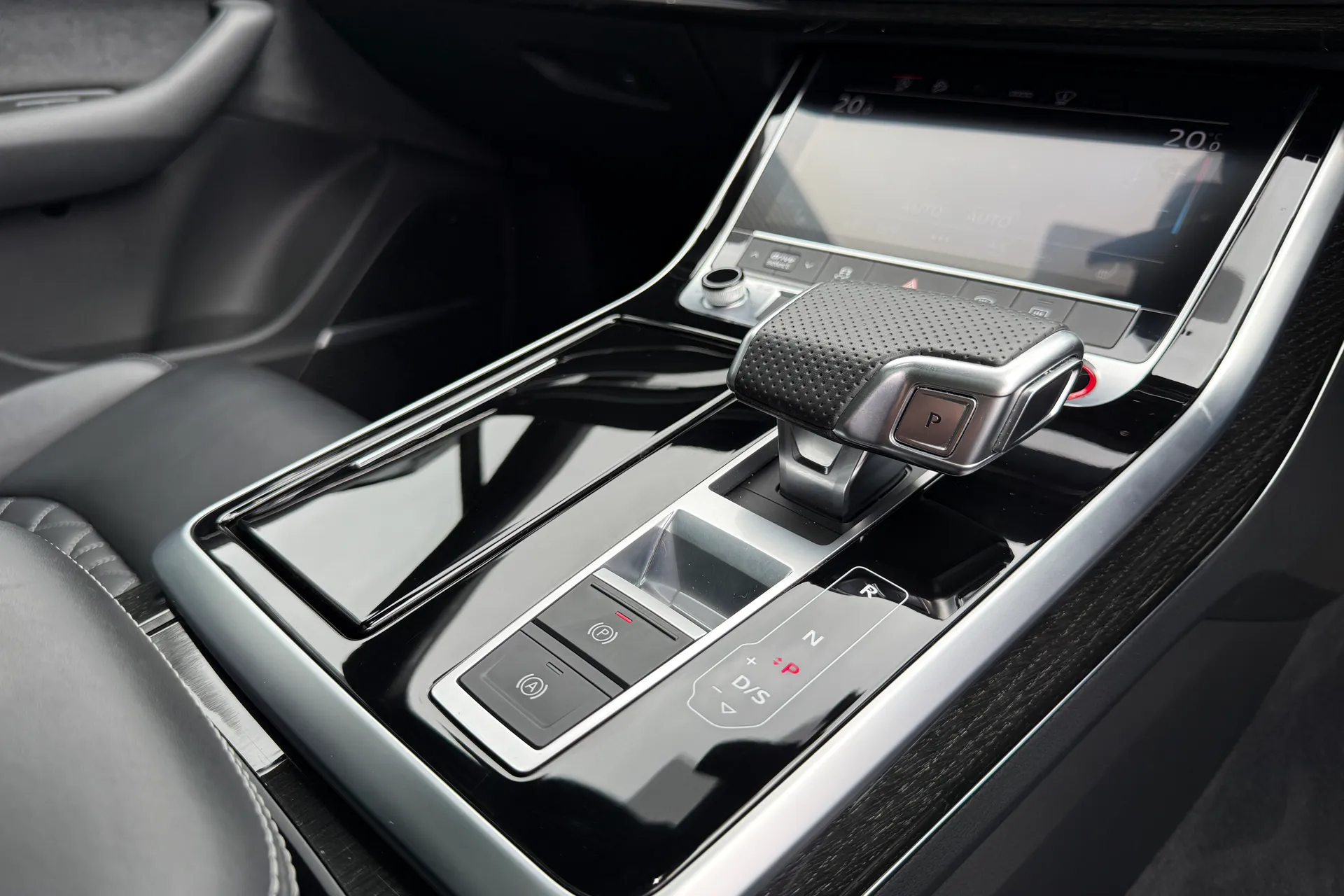 Audi Q7 thumbnail image number 15
