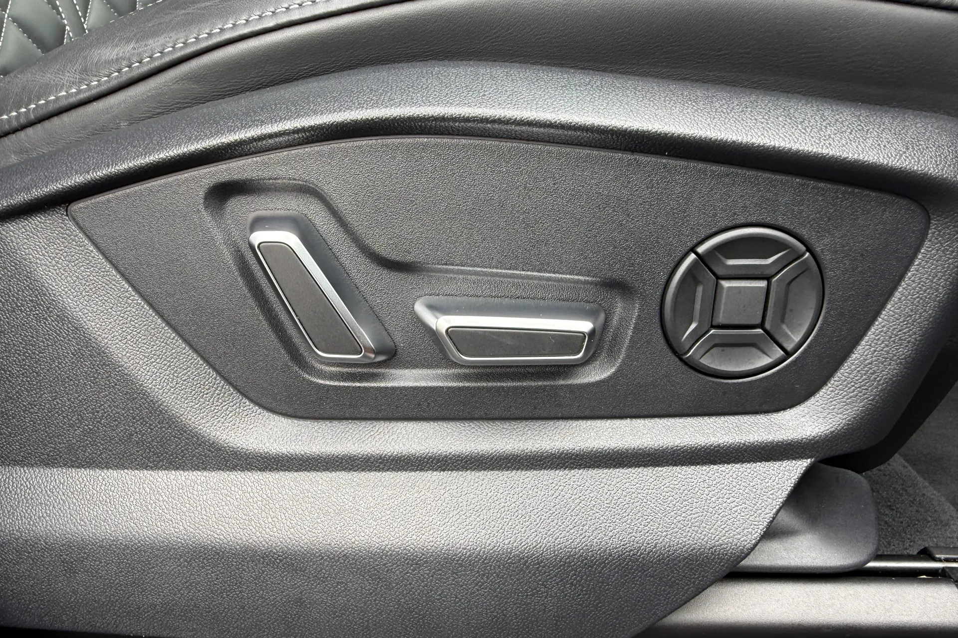 Audi Q7 thumbnail image number 49