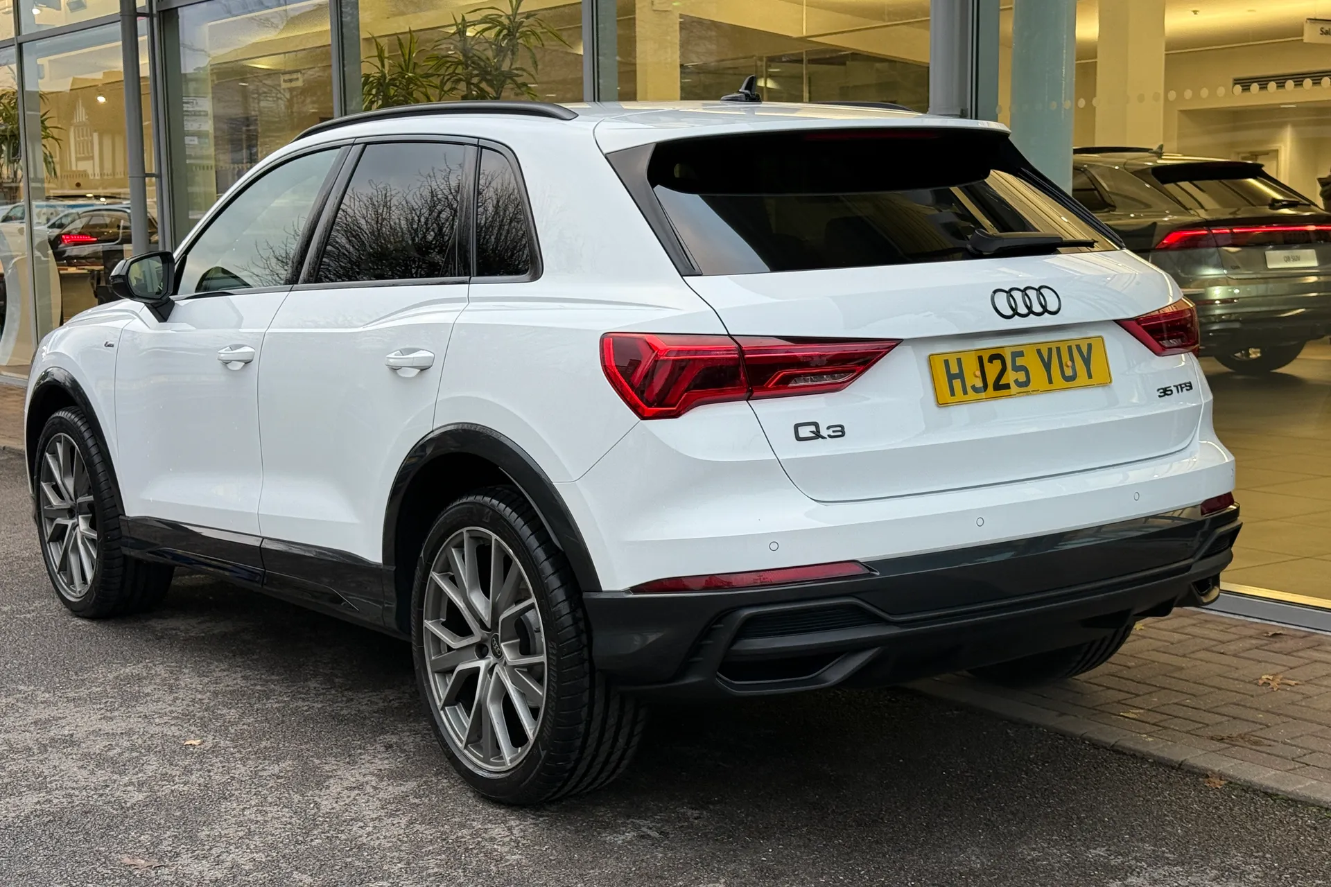 Audi Q3 thumbnail image number 8
