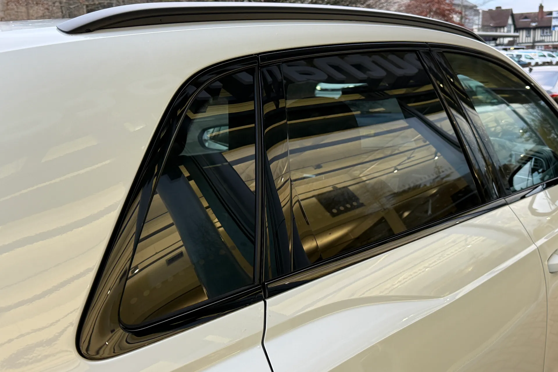 Audi Q3 thumbnail image number 44