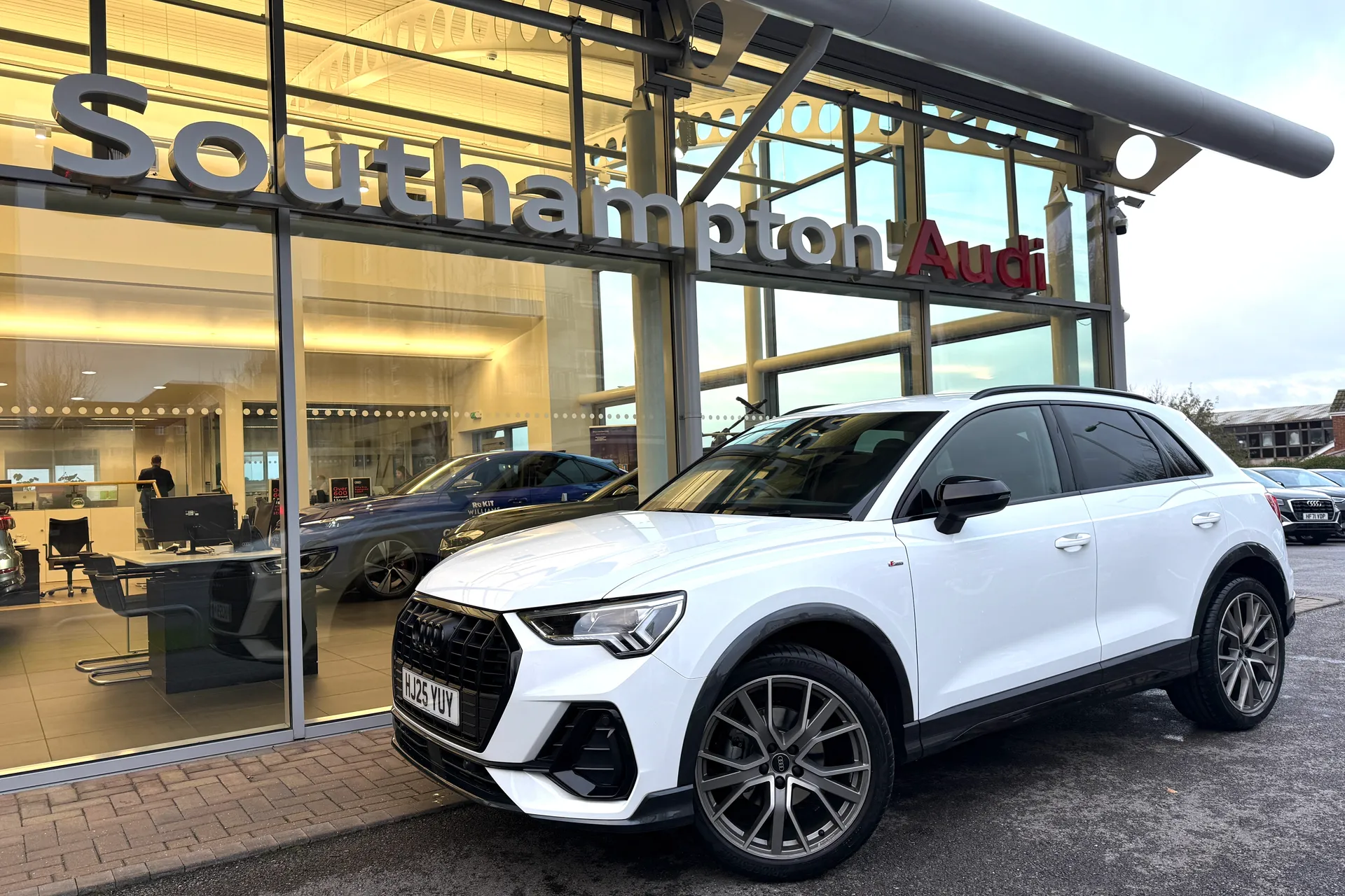 Audi Q3 thumbnail image number 64