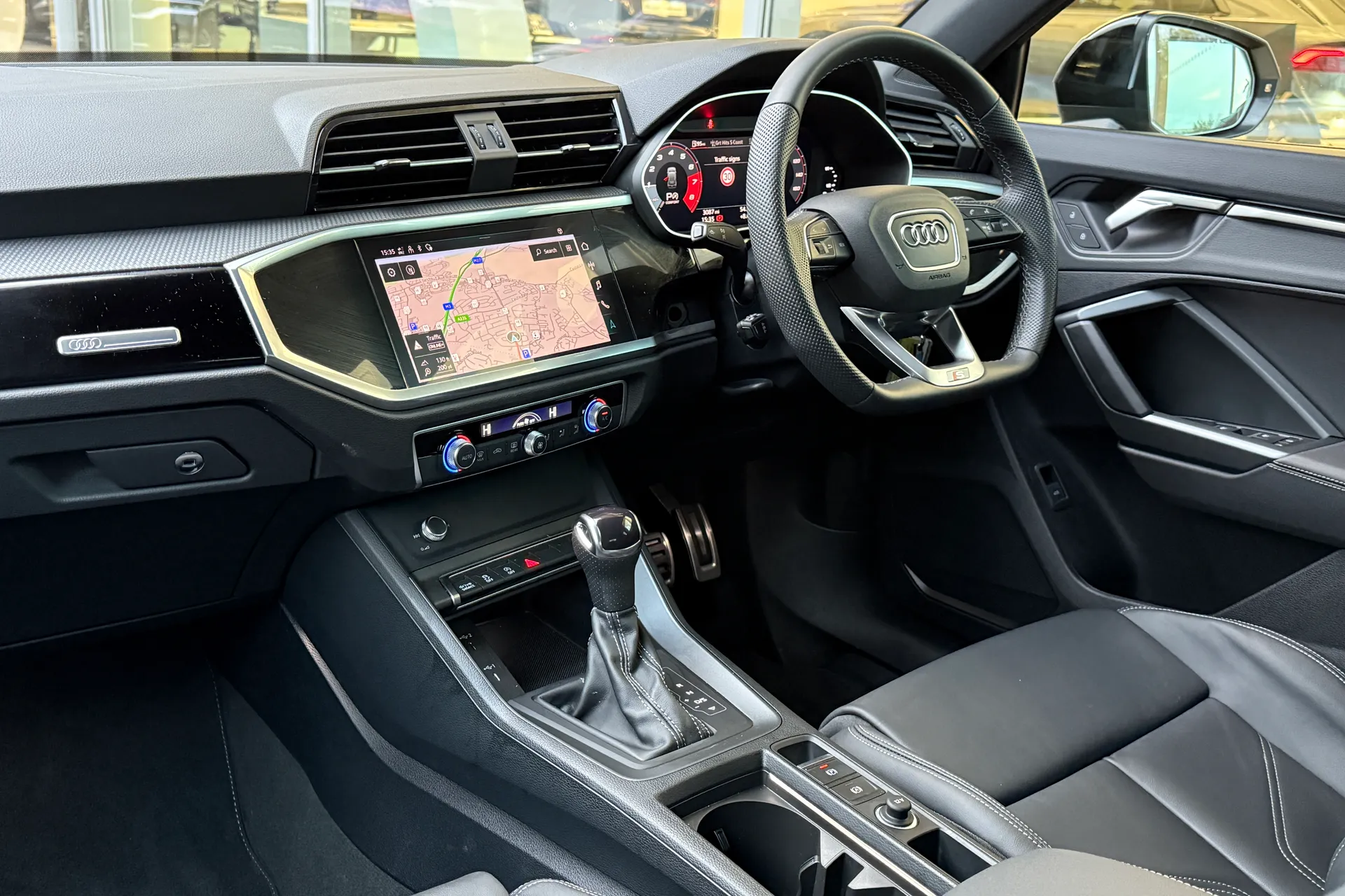 Audi Q3 thumbnail image number 56