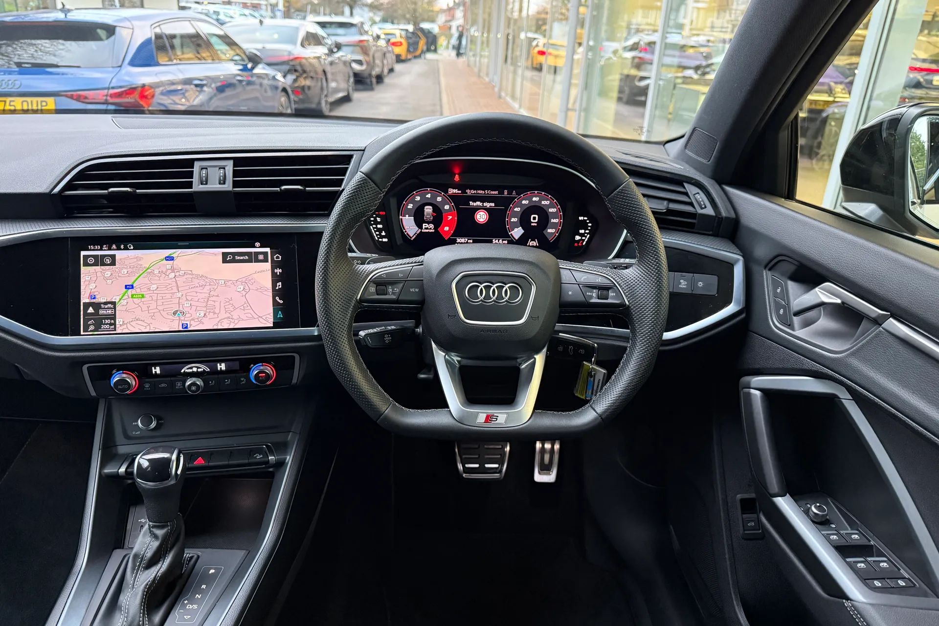 Audi Q3 thumbnail image number 41