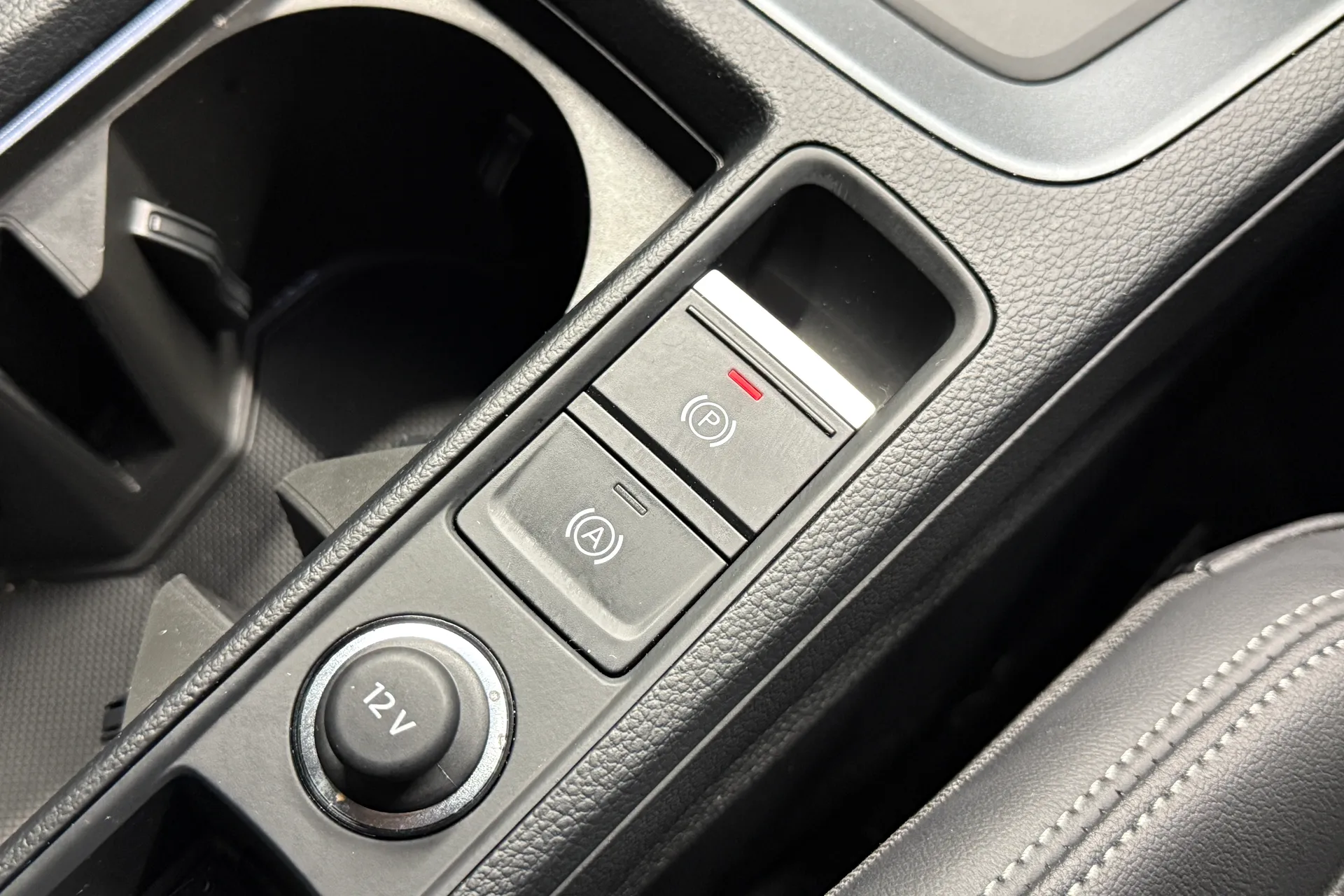 Audi Q3 thumbnail image number 28