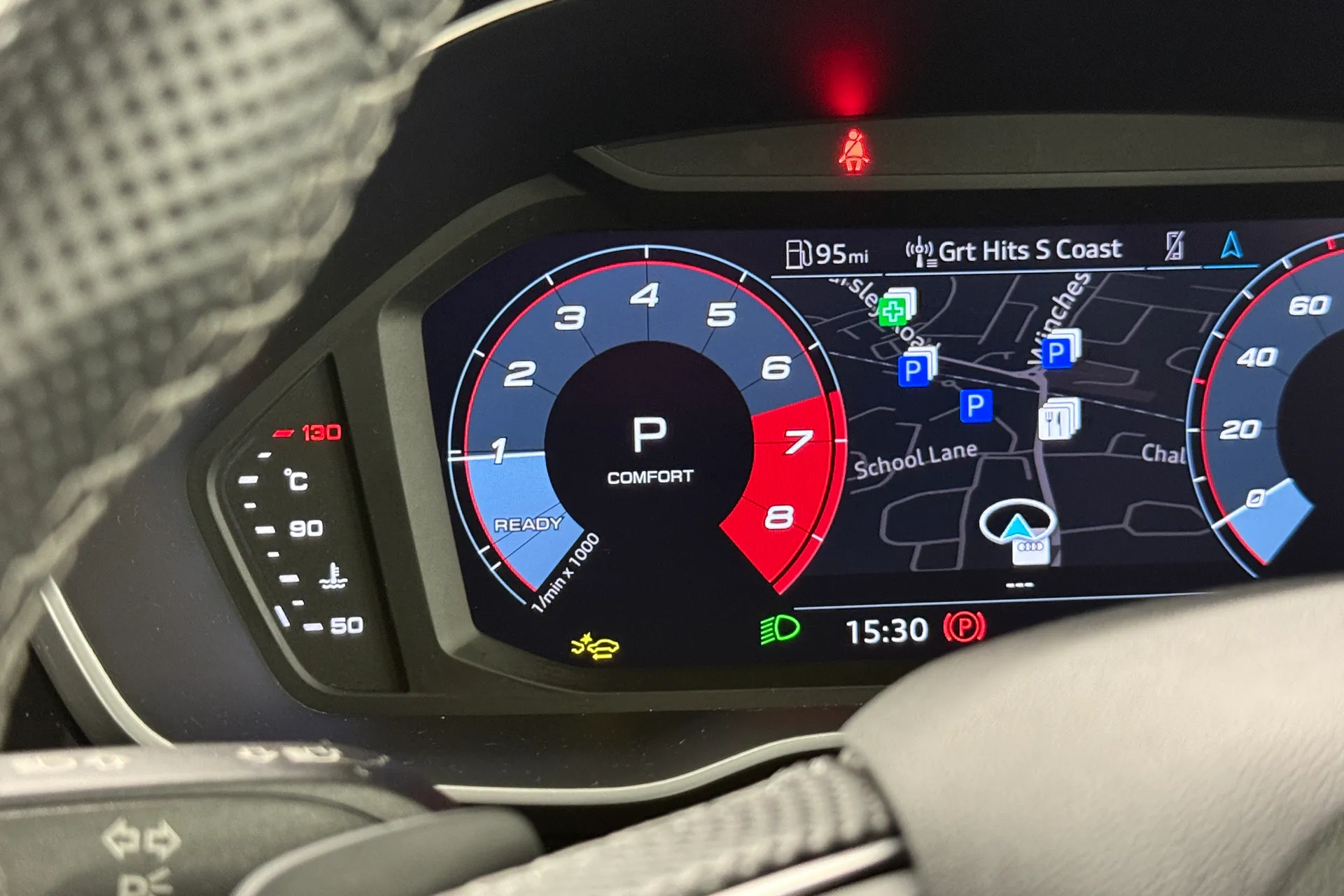 Audi Q3 thumbnail image number 16