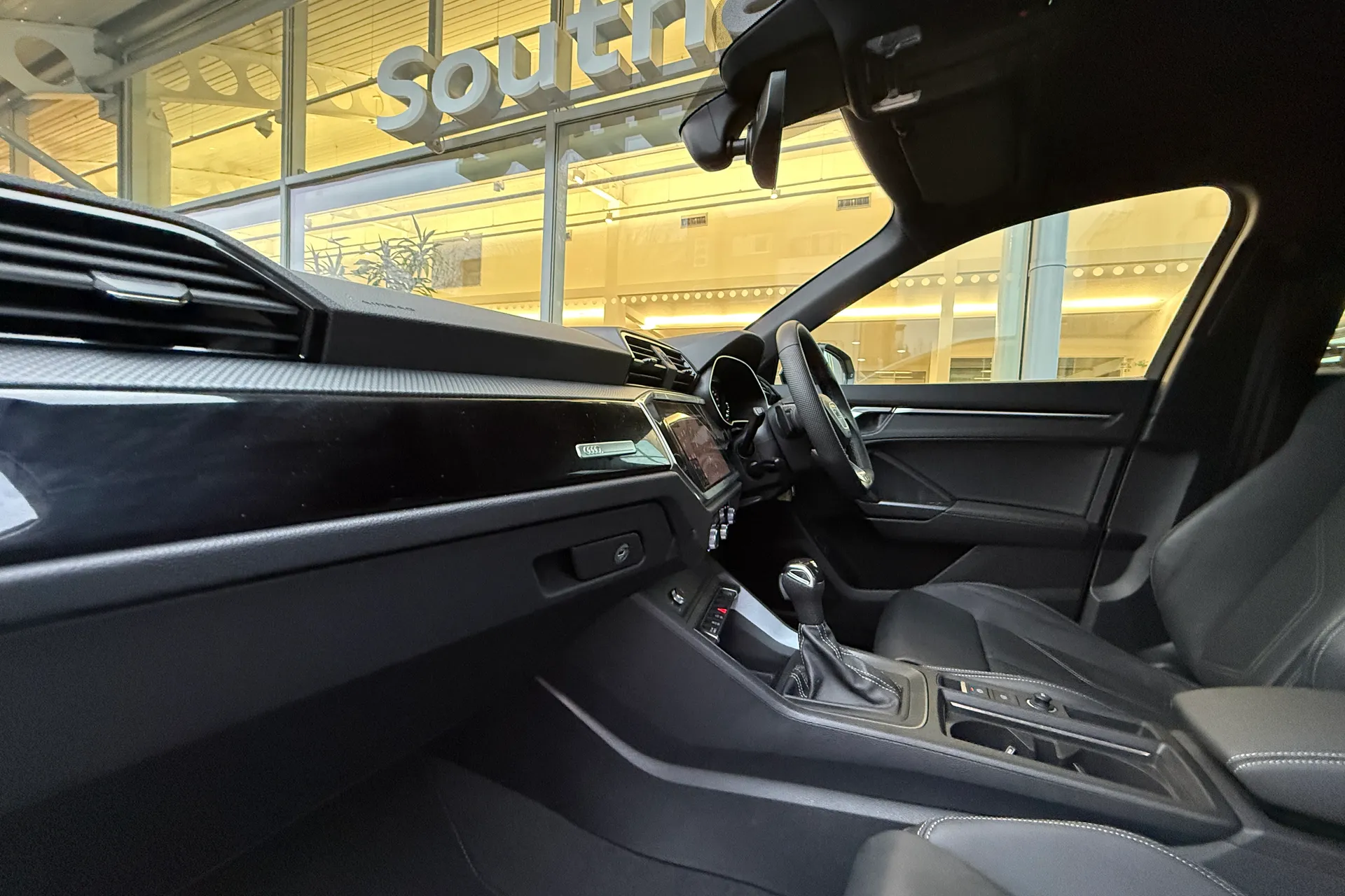 Audi Q3 thumbnail image number 7