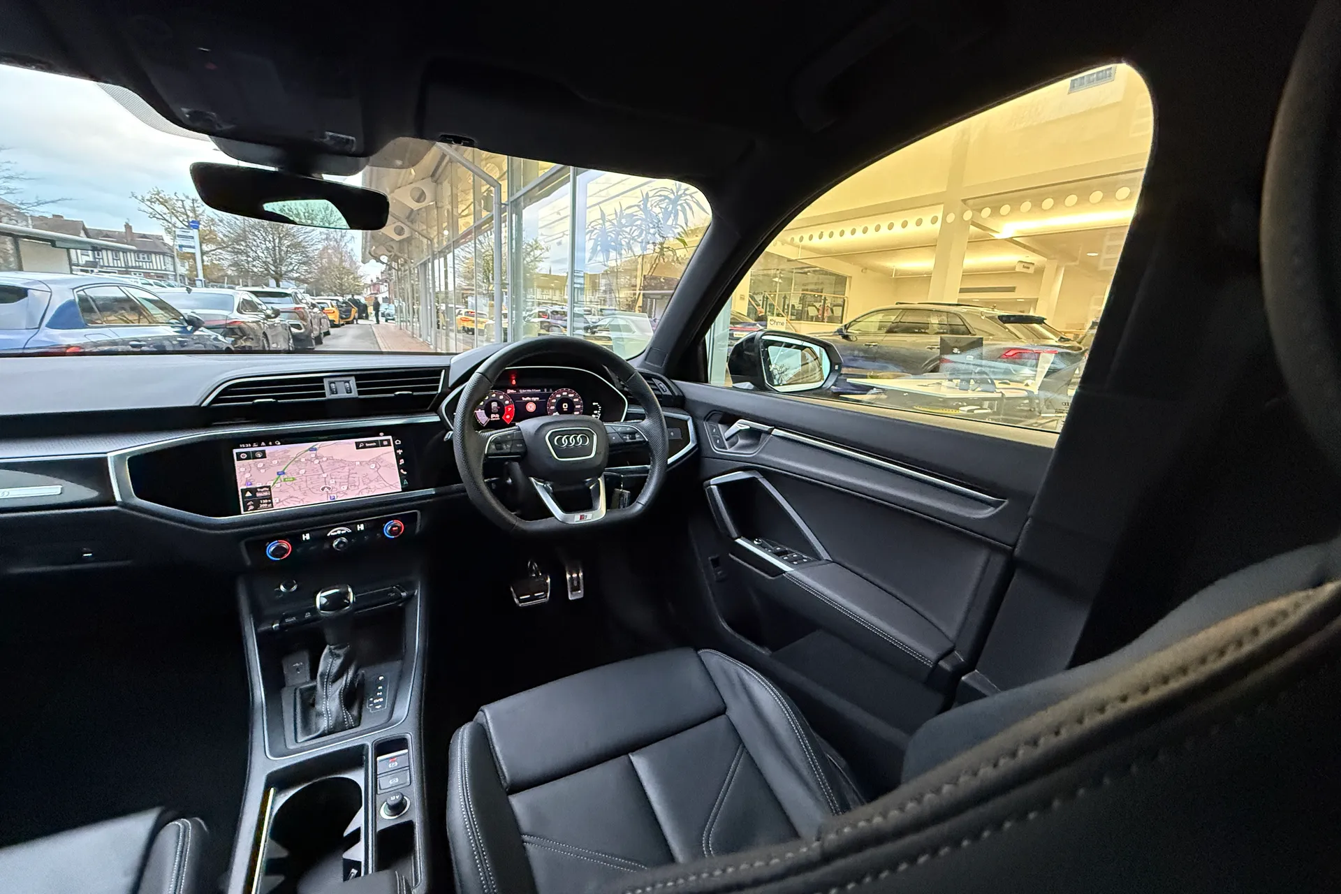 Audi Q3 thumbnail image number 42