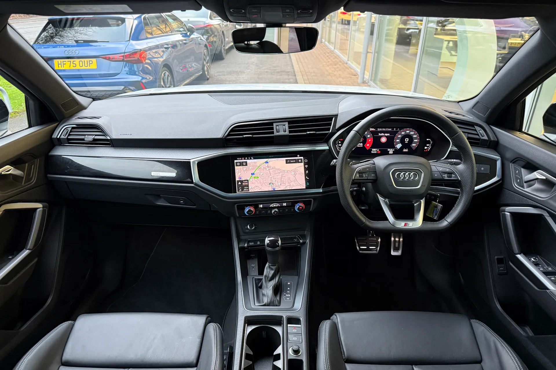 Audi Q3 thumbnail image number 3