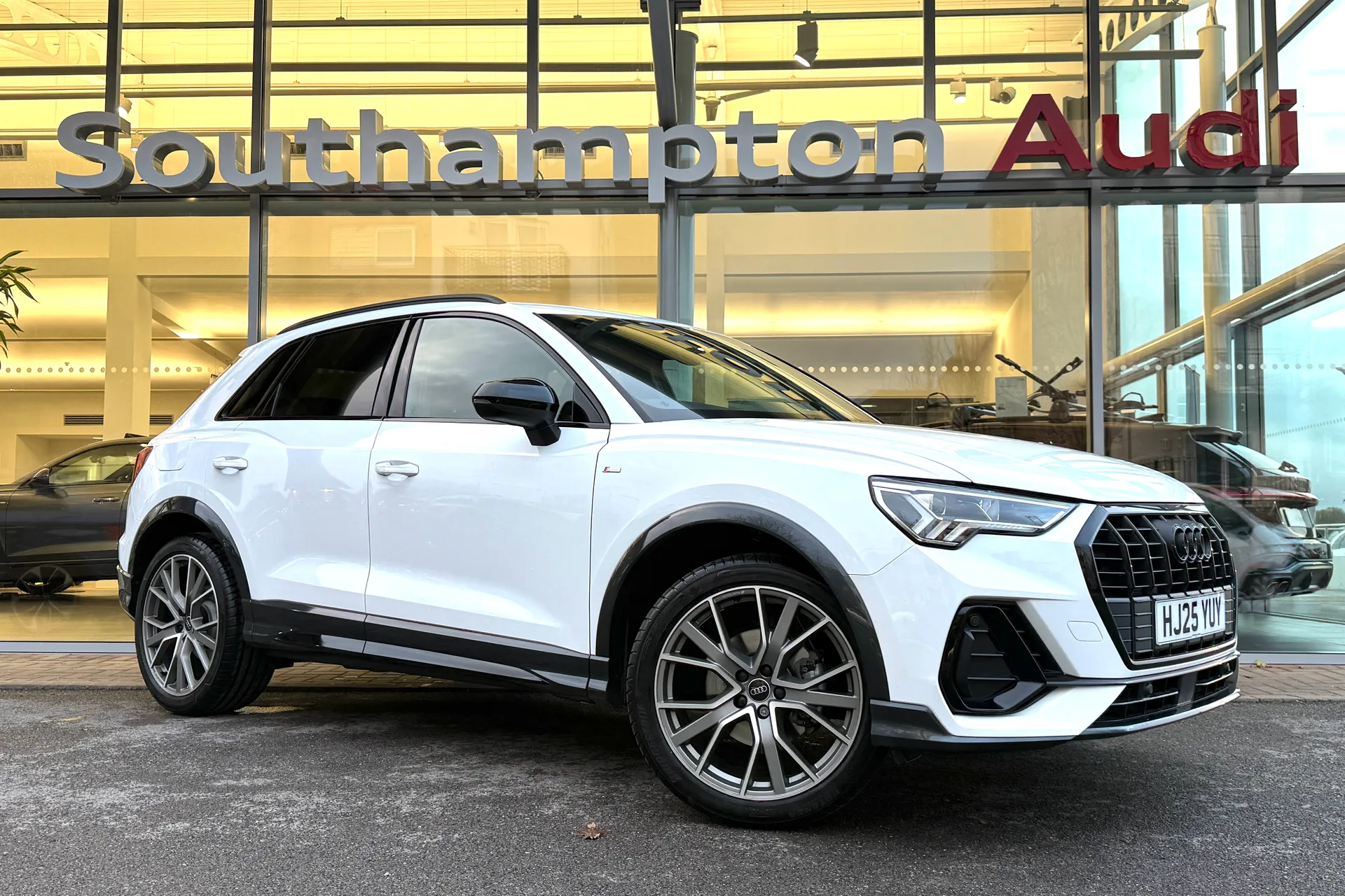 Audi Q3 focused image