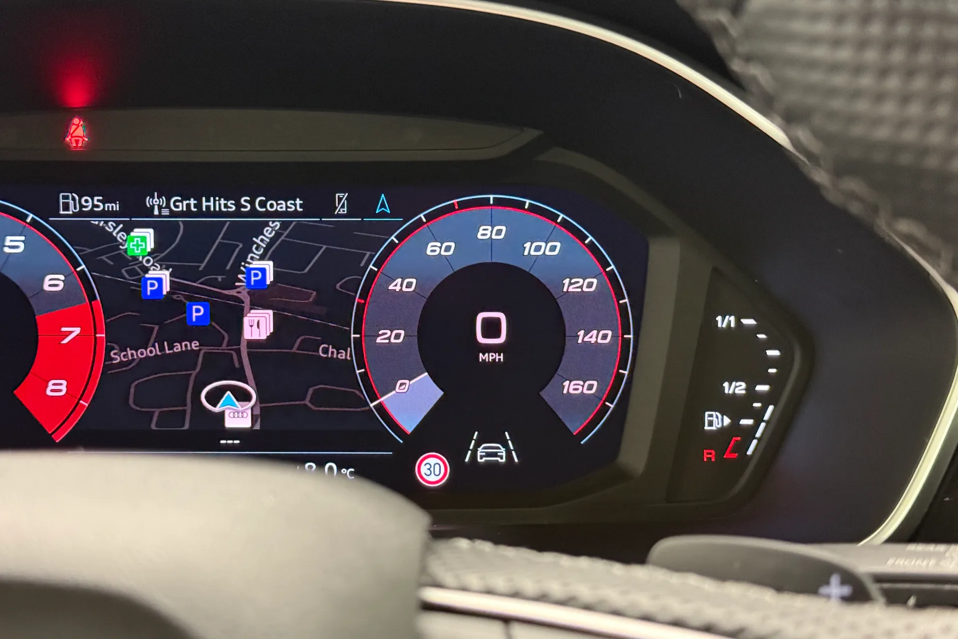 Audi Q3 thumbnail image number 17