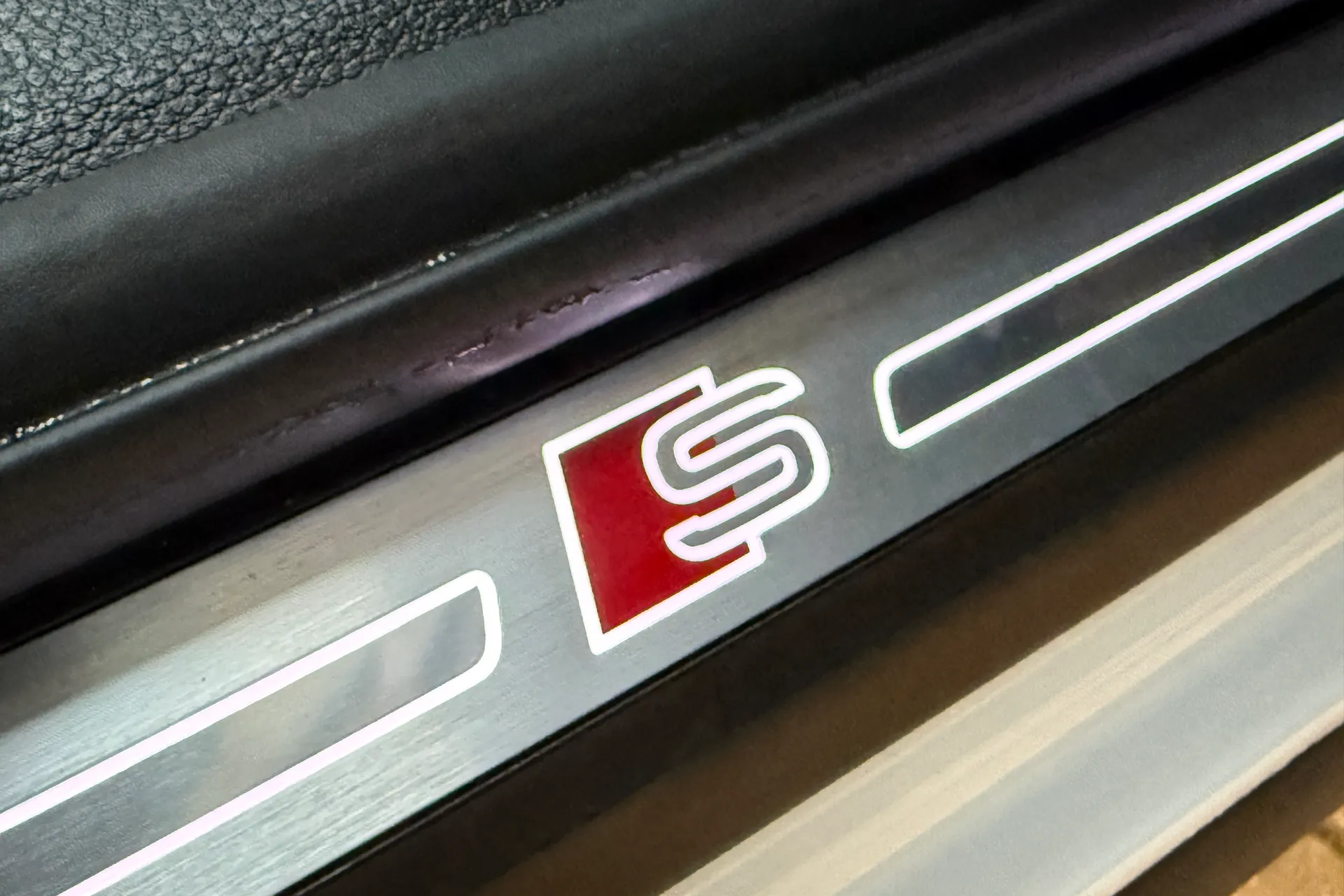 Audi Q3 thumbnail image number 36