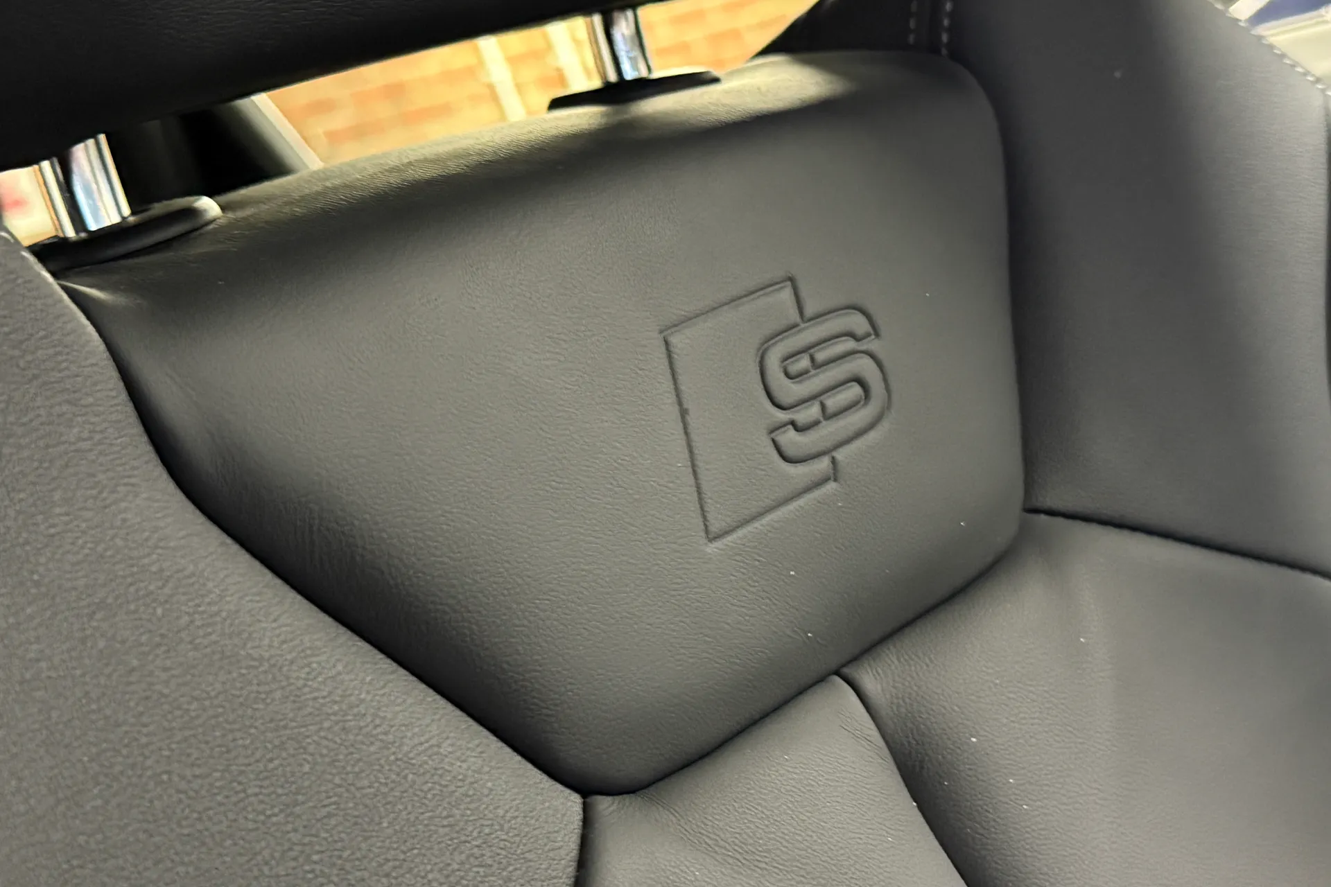 Audi Q3 thumbnail image number 32