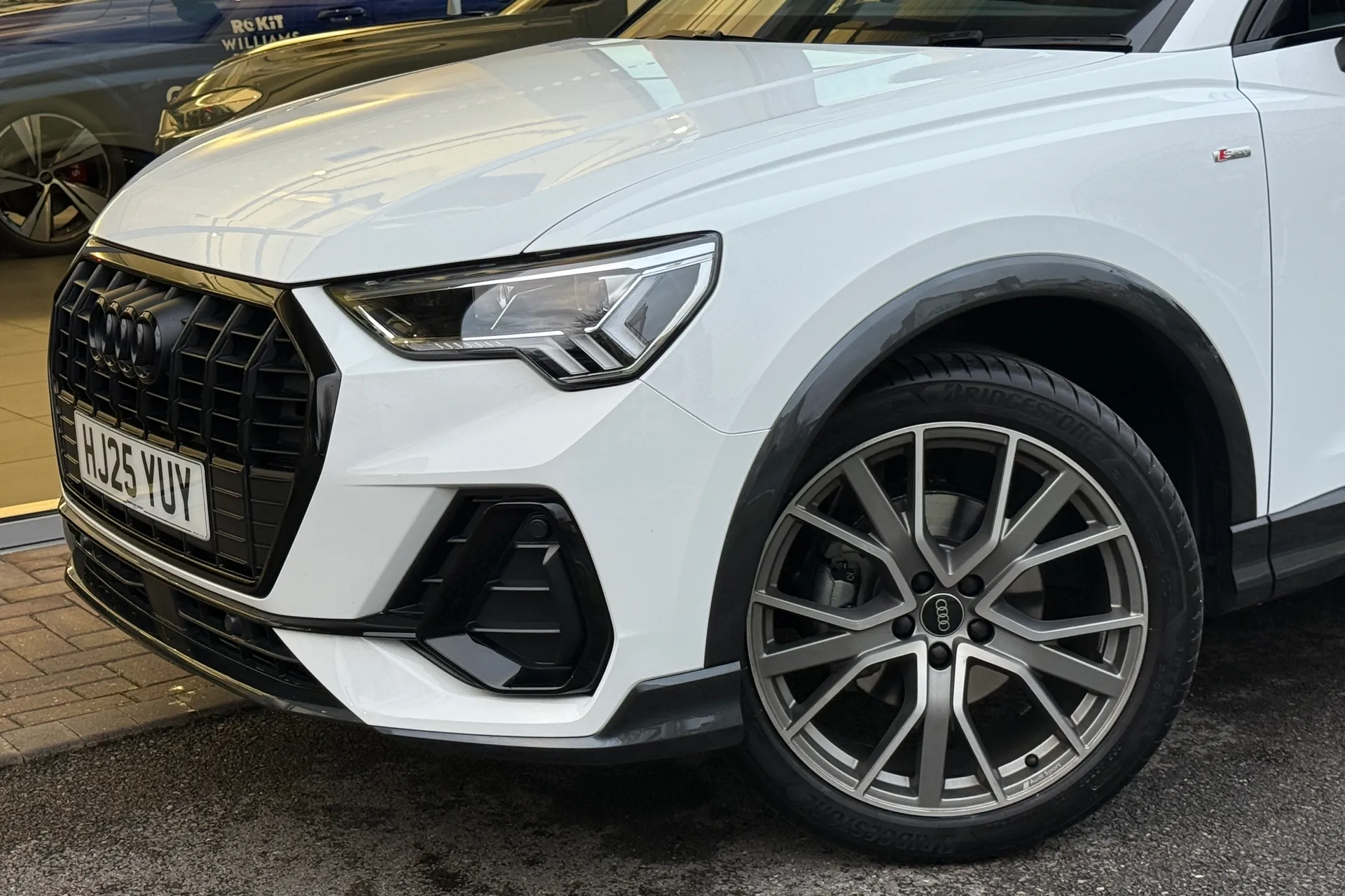 Audi Q3 thumbnail image number 63