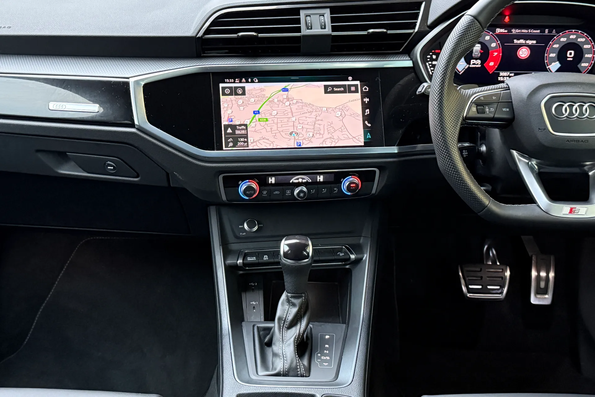 Audi Q3 thumbnail image number 40