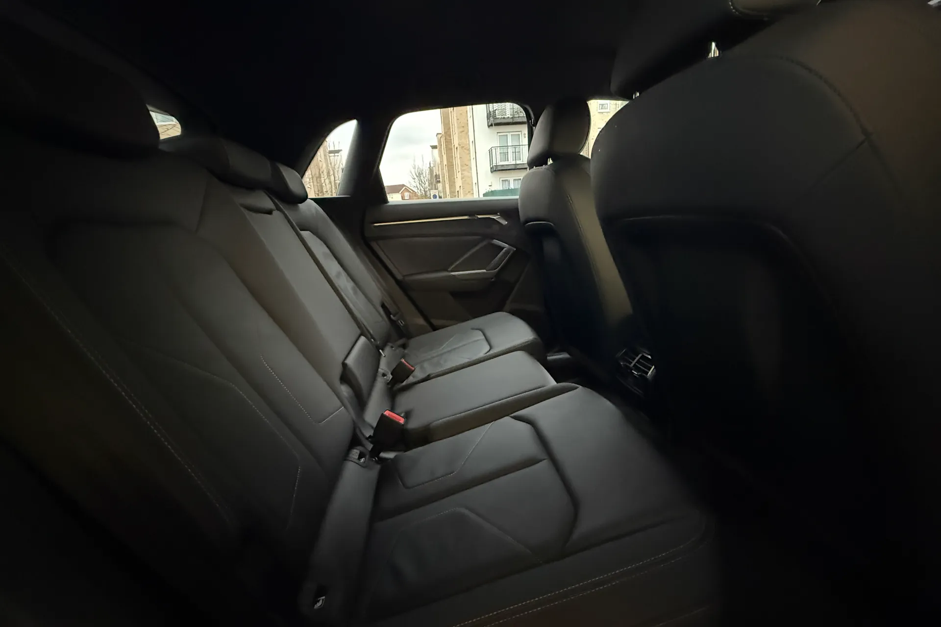 Audi Q3 thumbnail image number 37