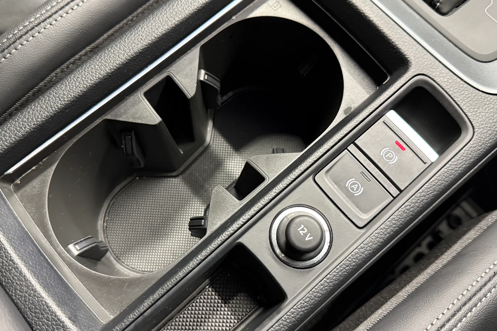 Audi Q3 thumbnail image number 27