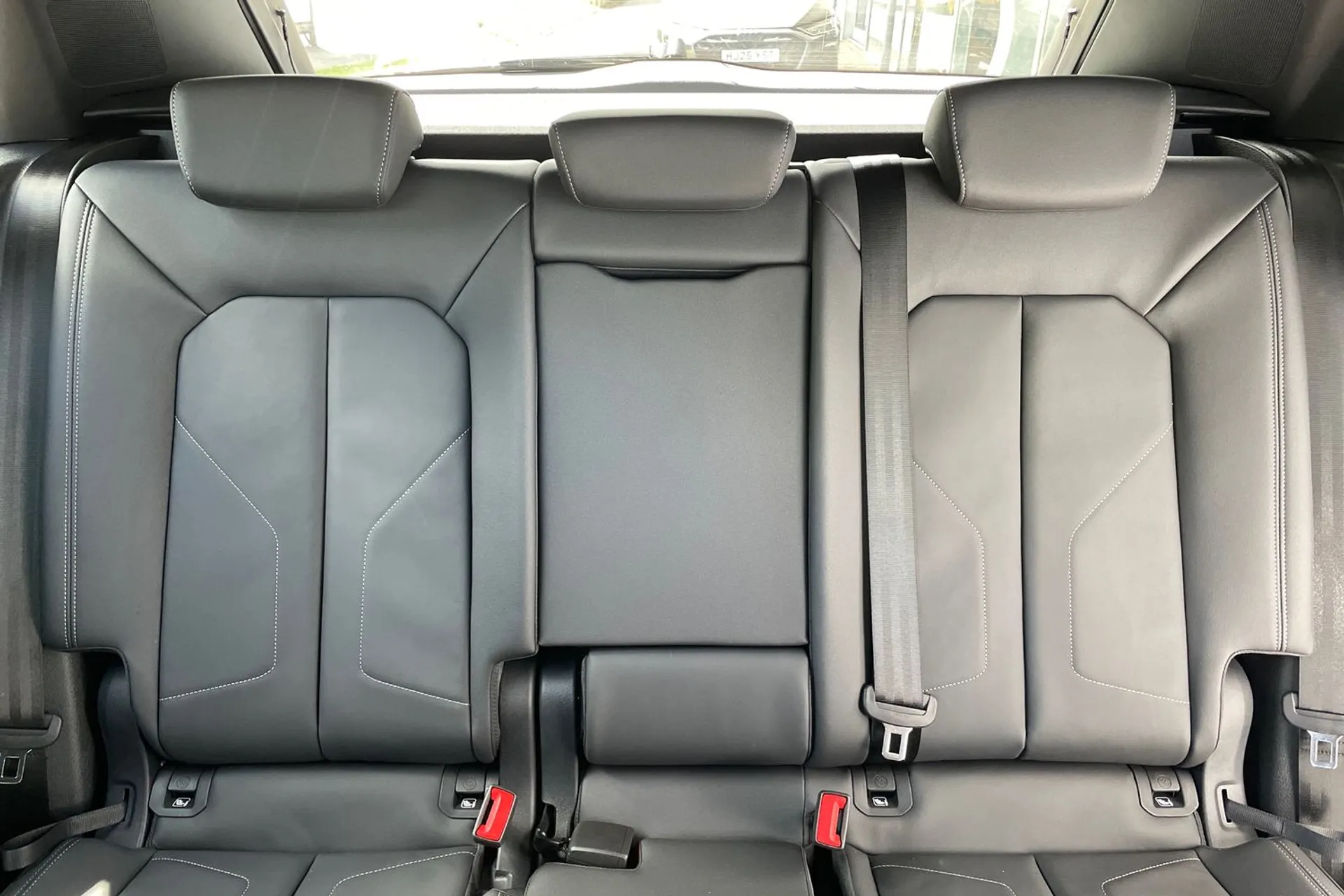 Audi Q3 thumbnail image number 31