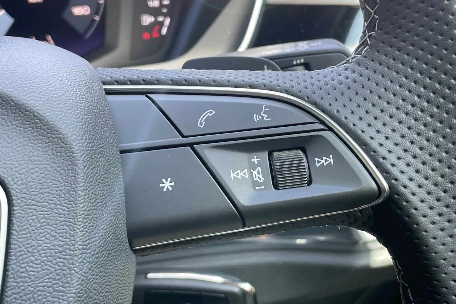 Audi Q3 thumbnail image number 37