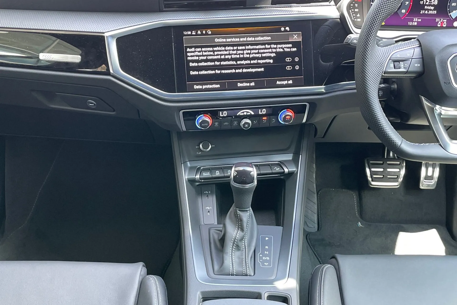 Audi Q3 thumbnail image number 35