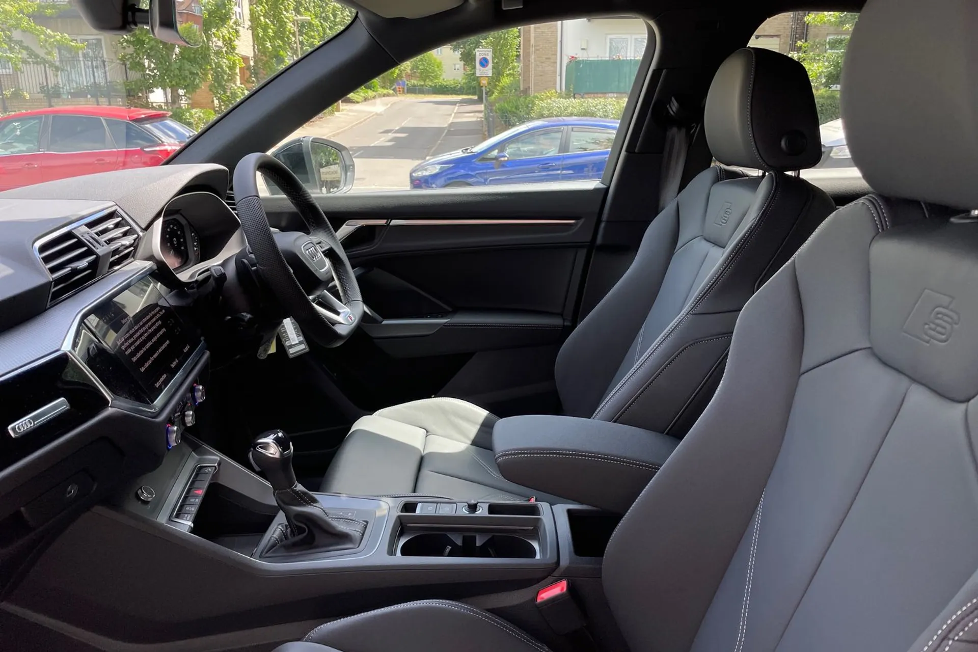 Audi Q3 thumbnail image number 28