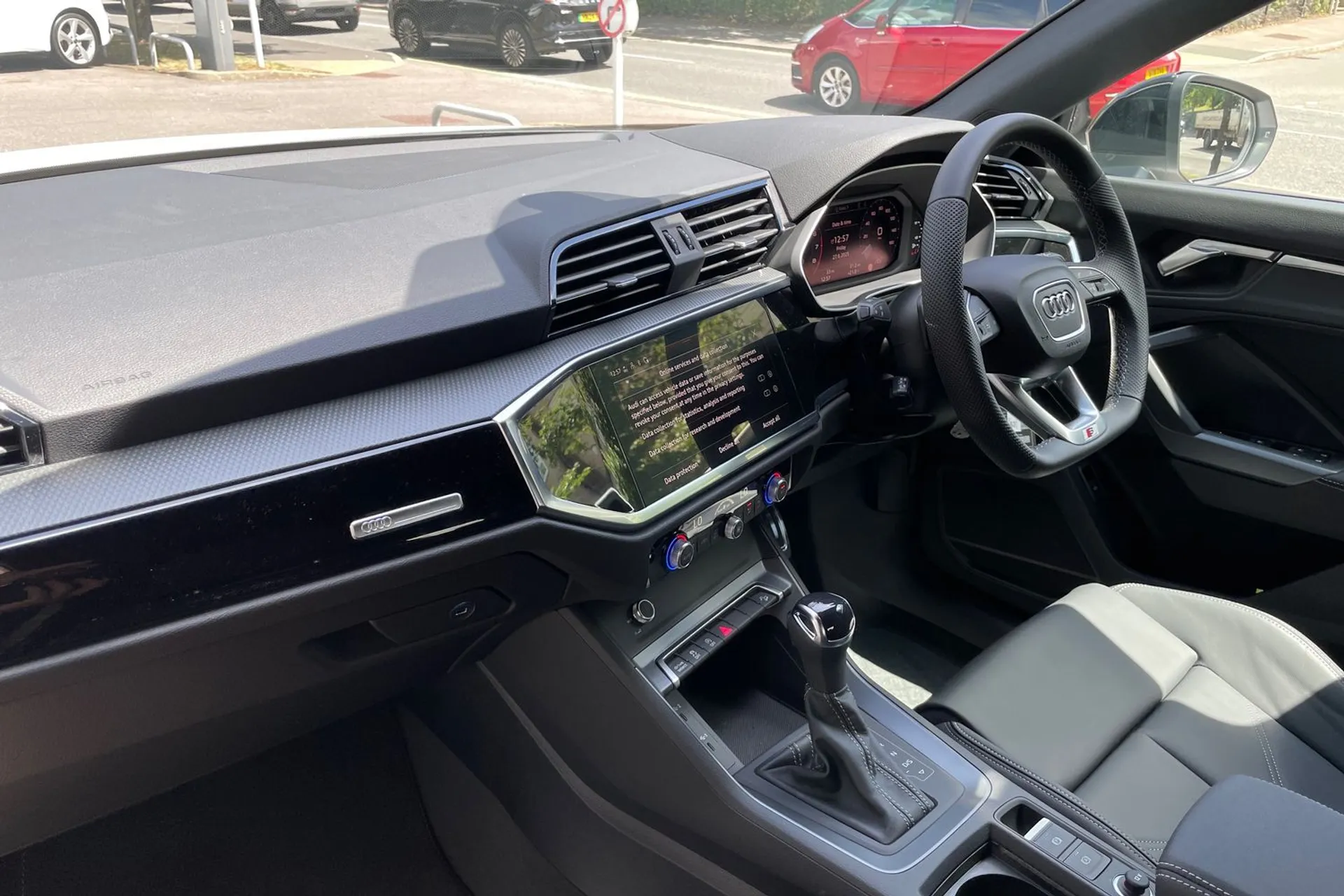 Audi Q3 thumbnail image number 27