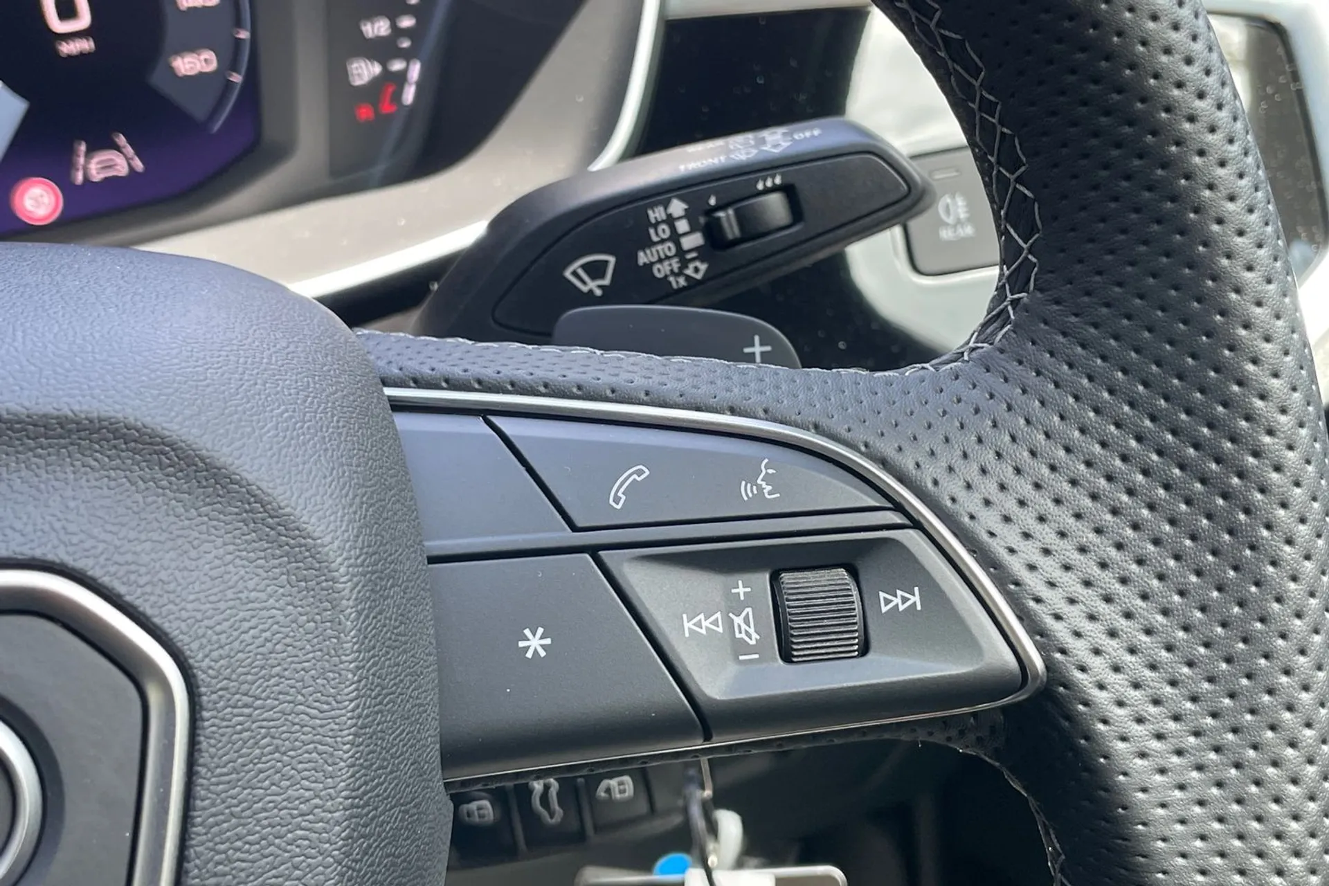 Audi Q3 thumbnail image number 58