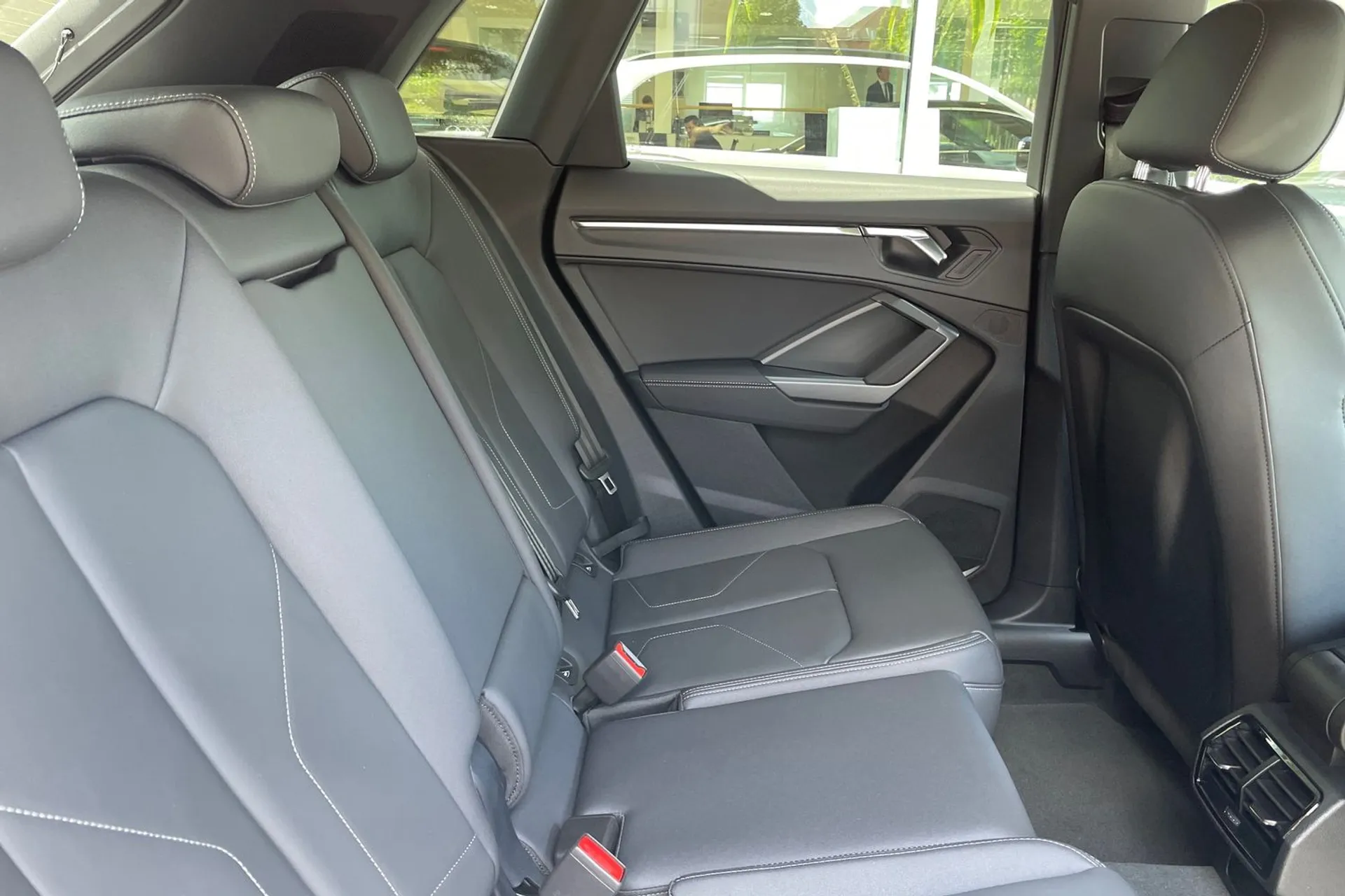 Audi Q3 thumbnail image number 22