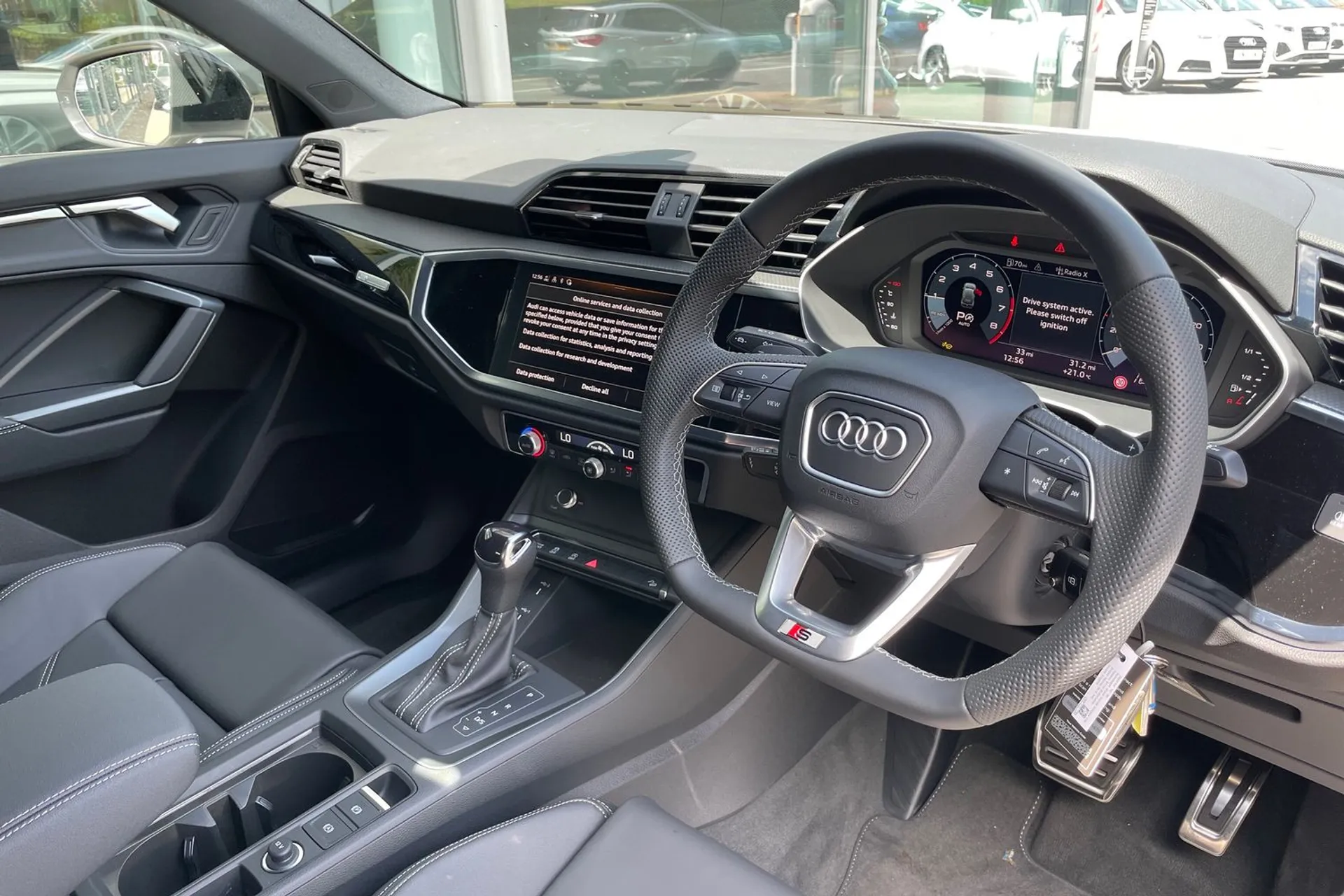 Audi Q3 thumbnail image number 26