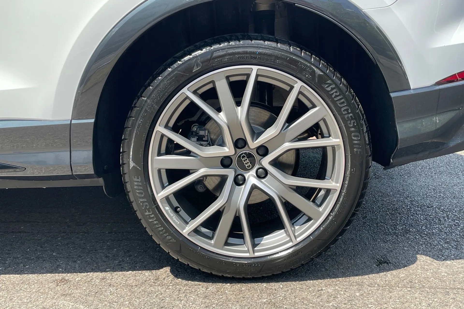 Audi Q3 thumbnail image number 13