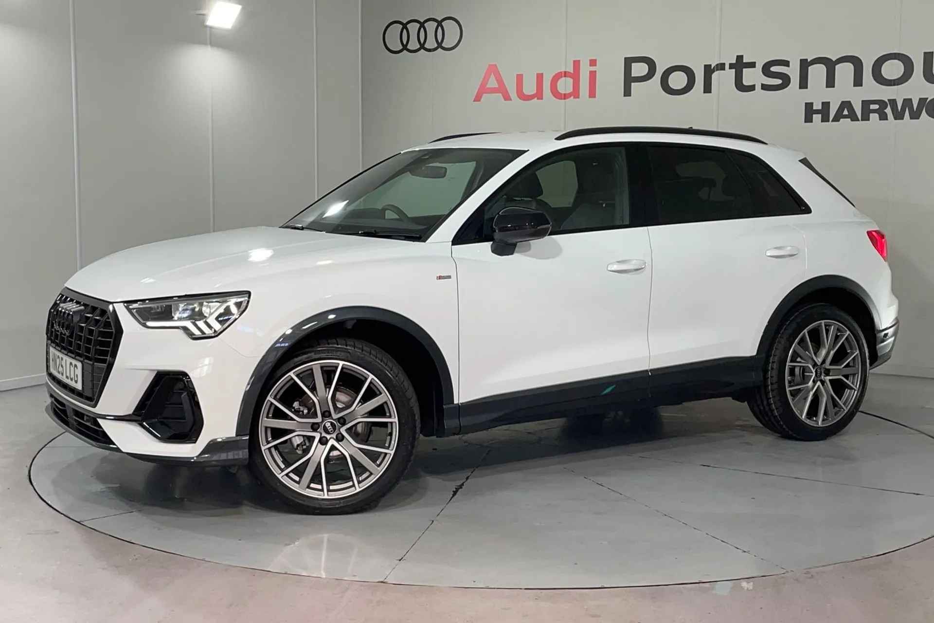 Audi Q3 thumbnail image number 5