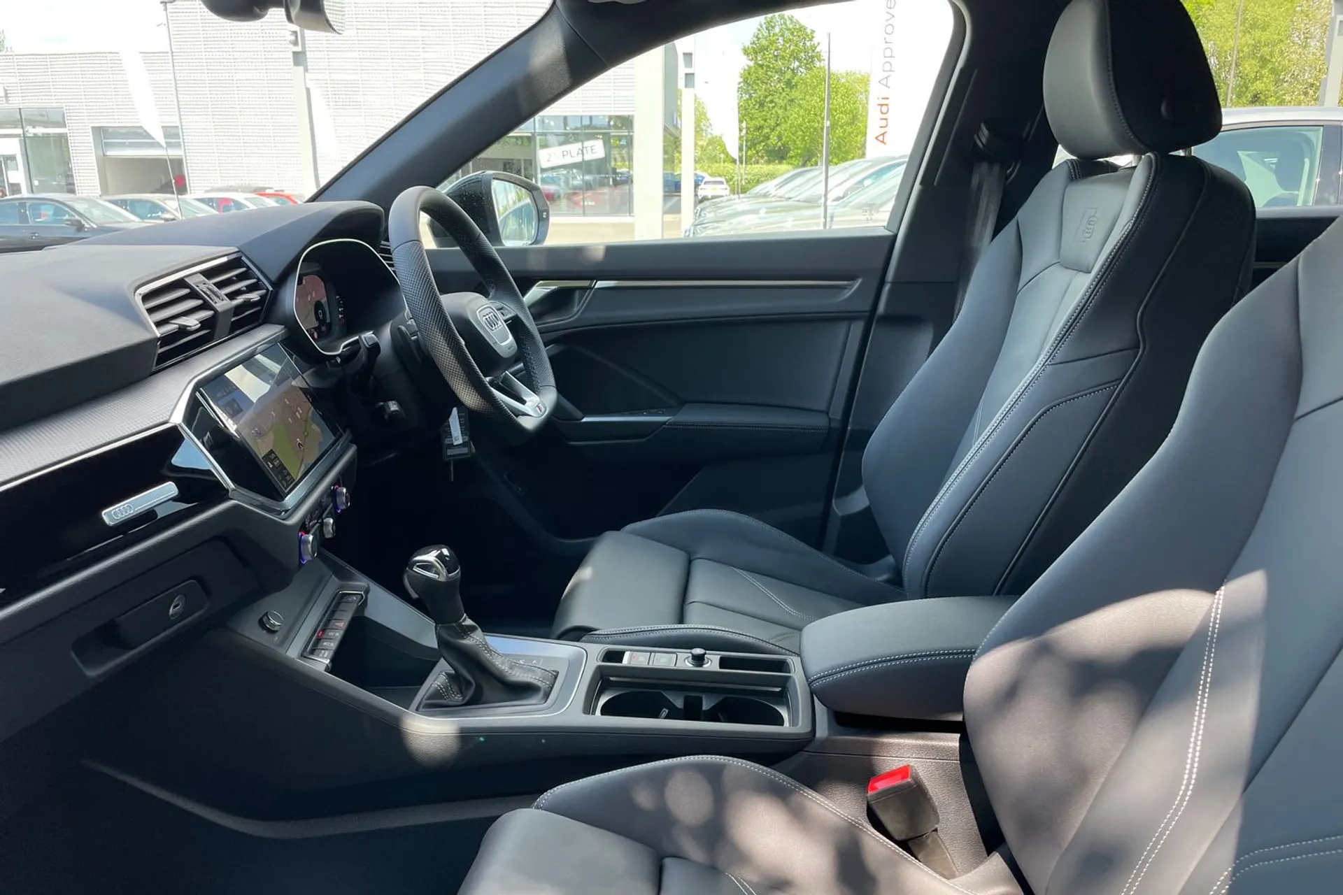 Audi Q3 thumbnail image number 27