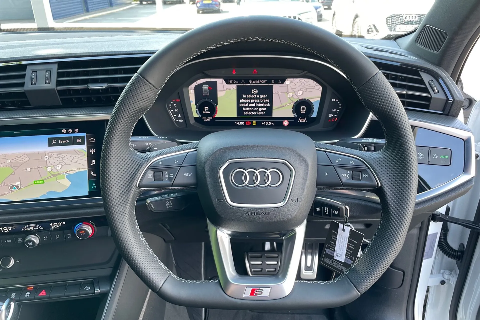 Audi Q3 thumbnail image number 36