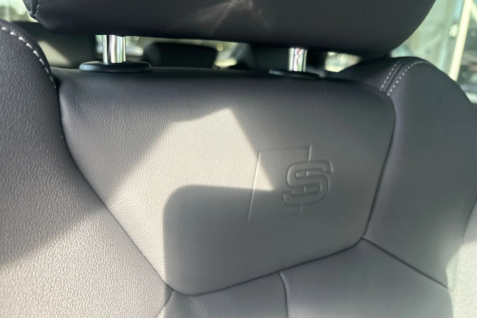 Audi Q3 thumbnail image number 47