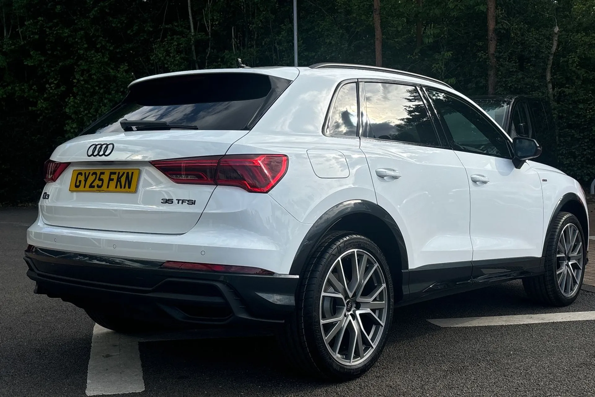 Audi Q3 thumbnail image number 7