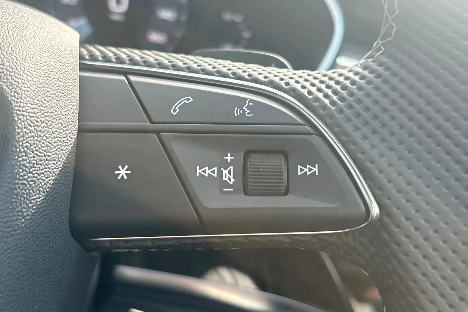 Audi Q3 thumbnail image number 39