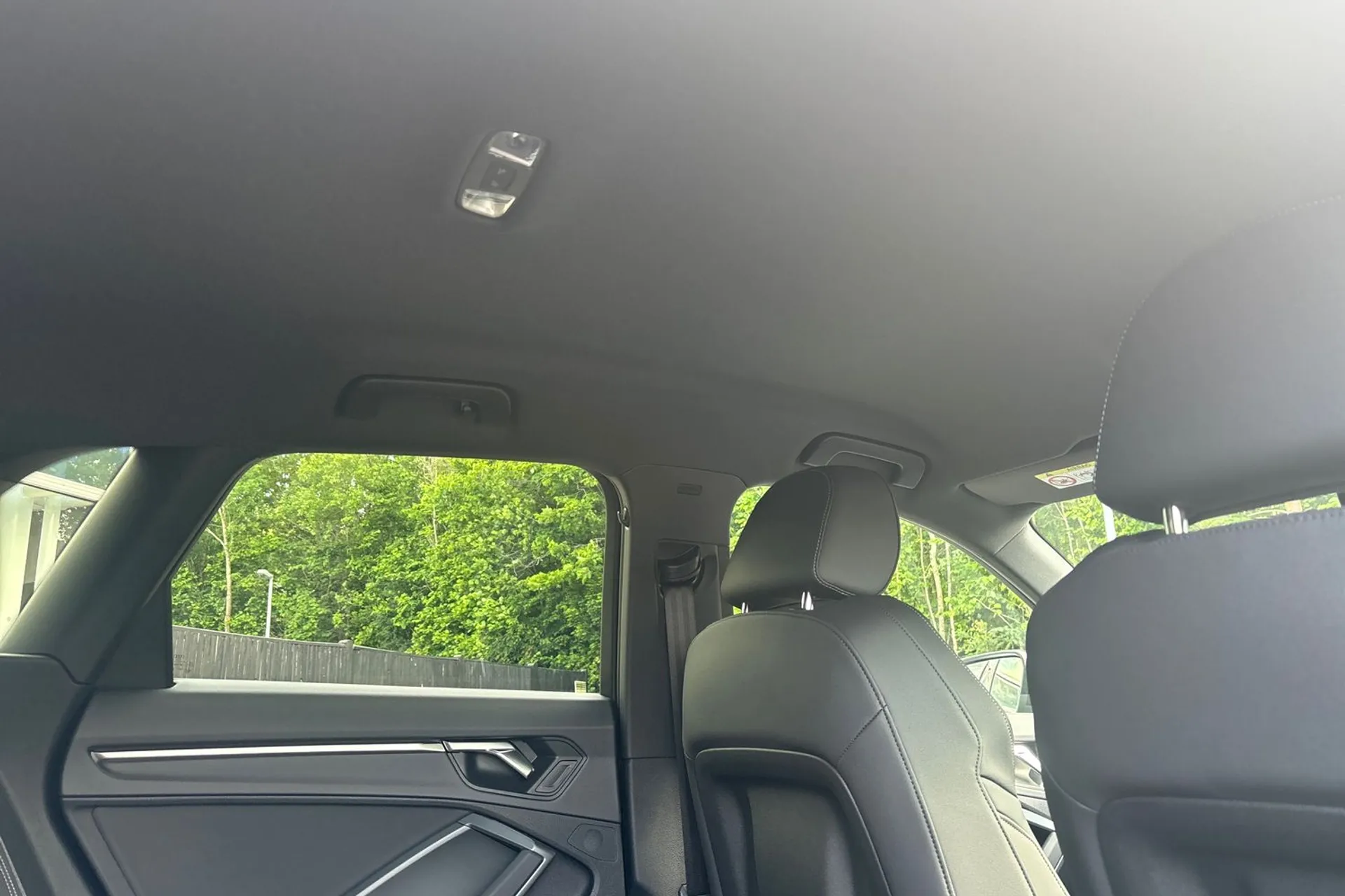 Audi Q3 thumbnail image number 11