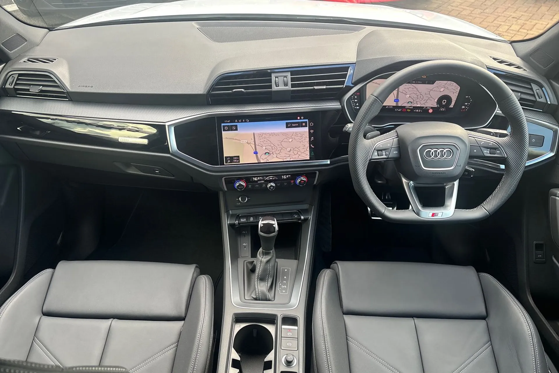 Audi Q3 thumbnail image number 3