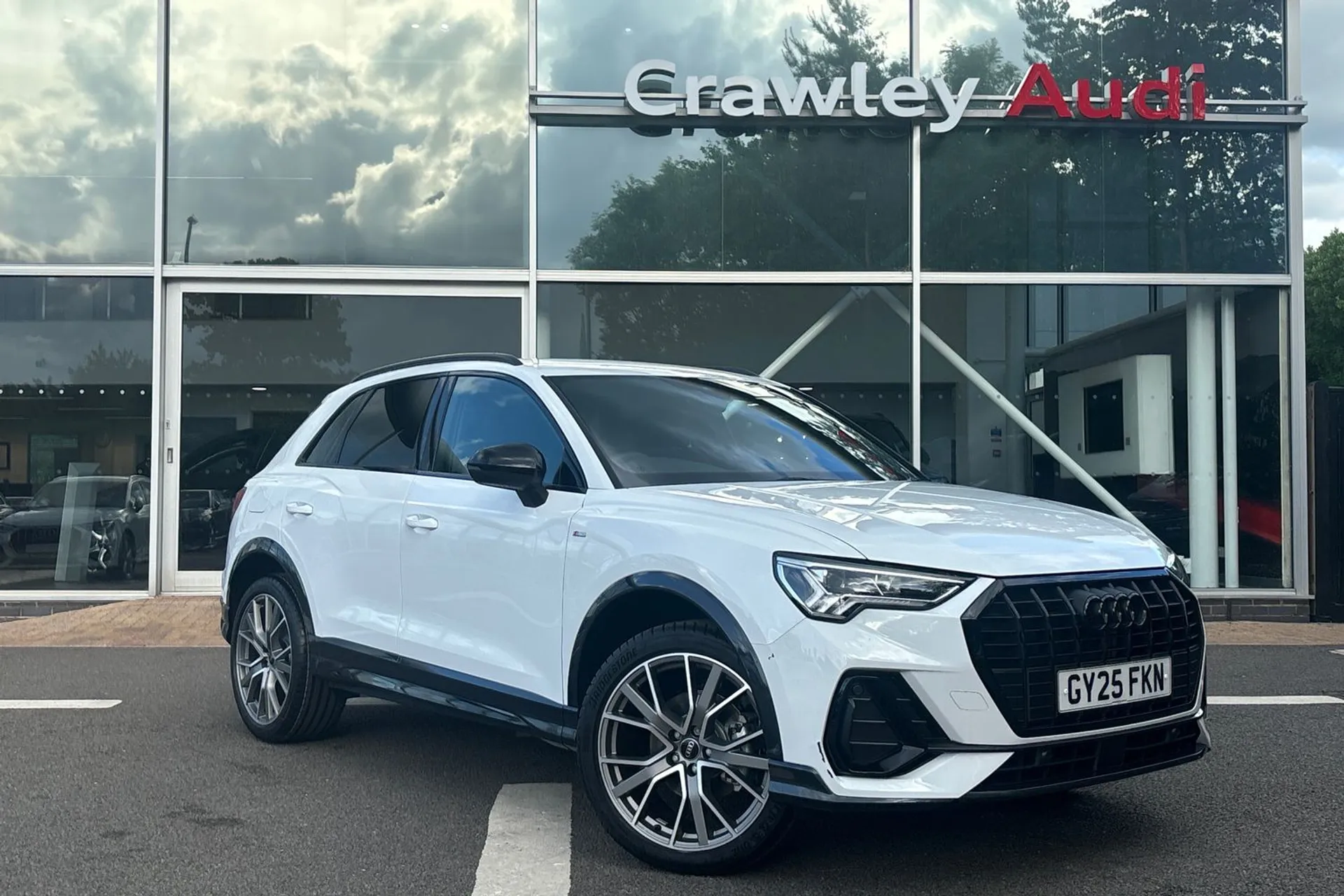 Audi Q3 focused image