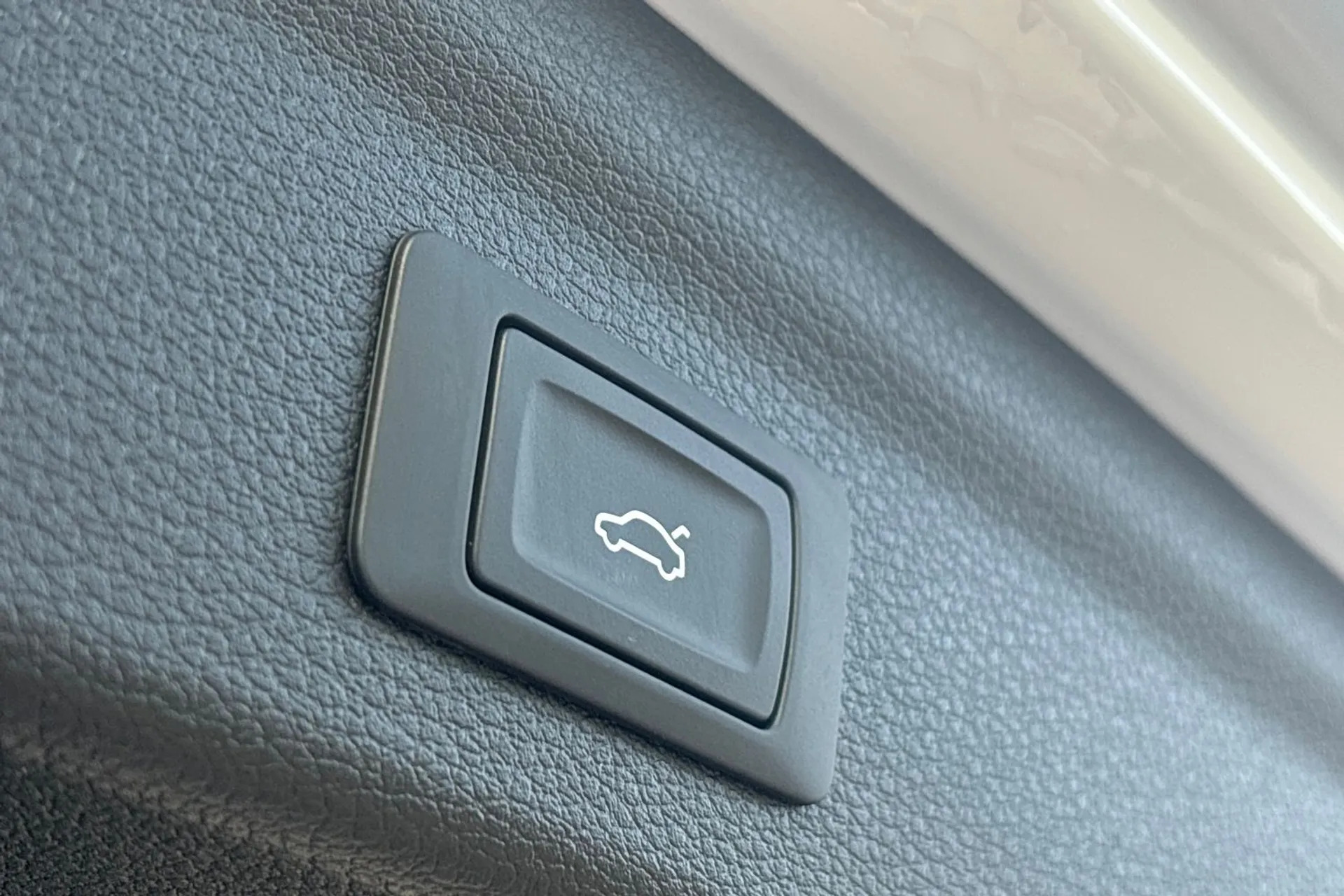 Audi Q3 thumbnail image number 26