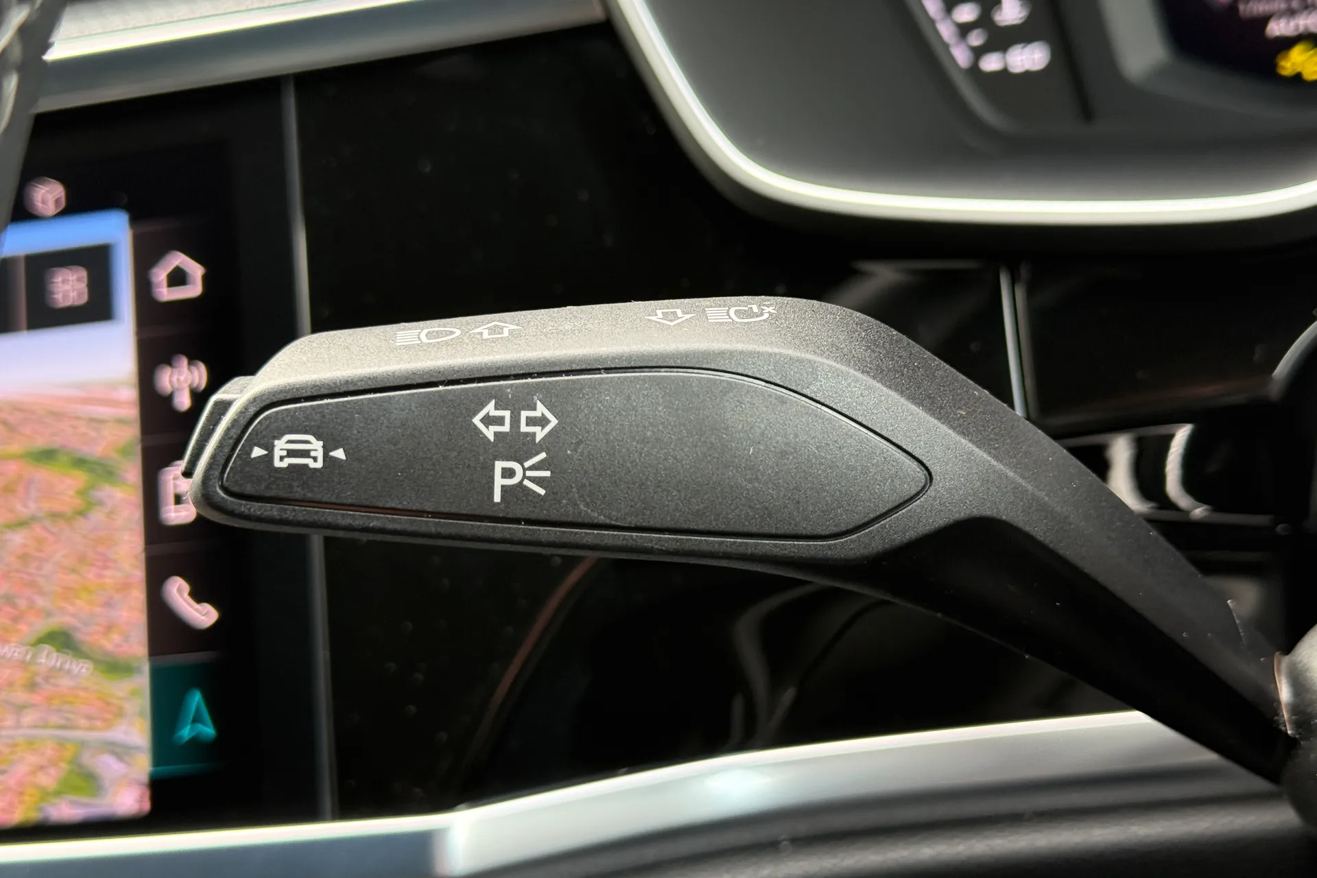 Audi Q3 thumbnail image number 20