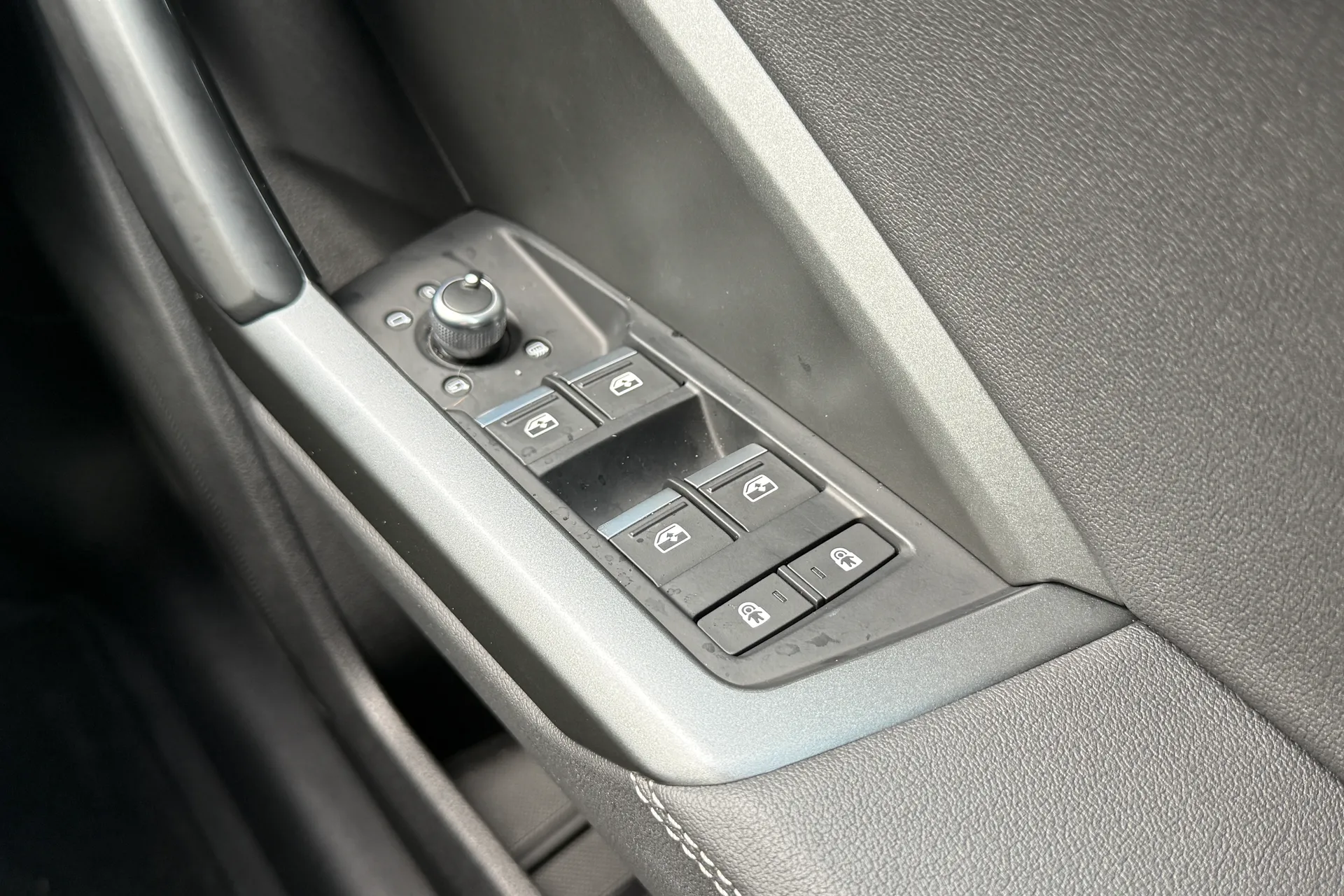 Audi Q3 thumbnail image number 56