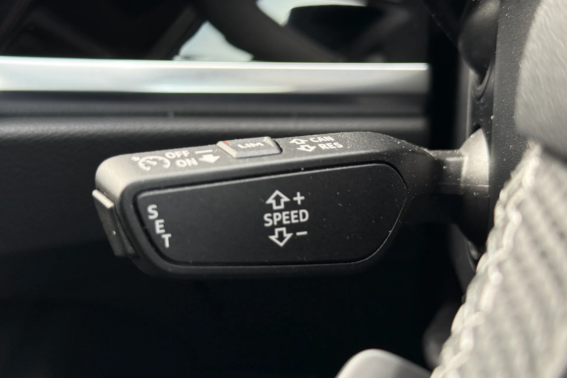 Audi Q3 thumbnail image number 22