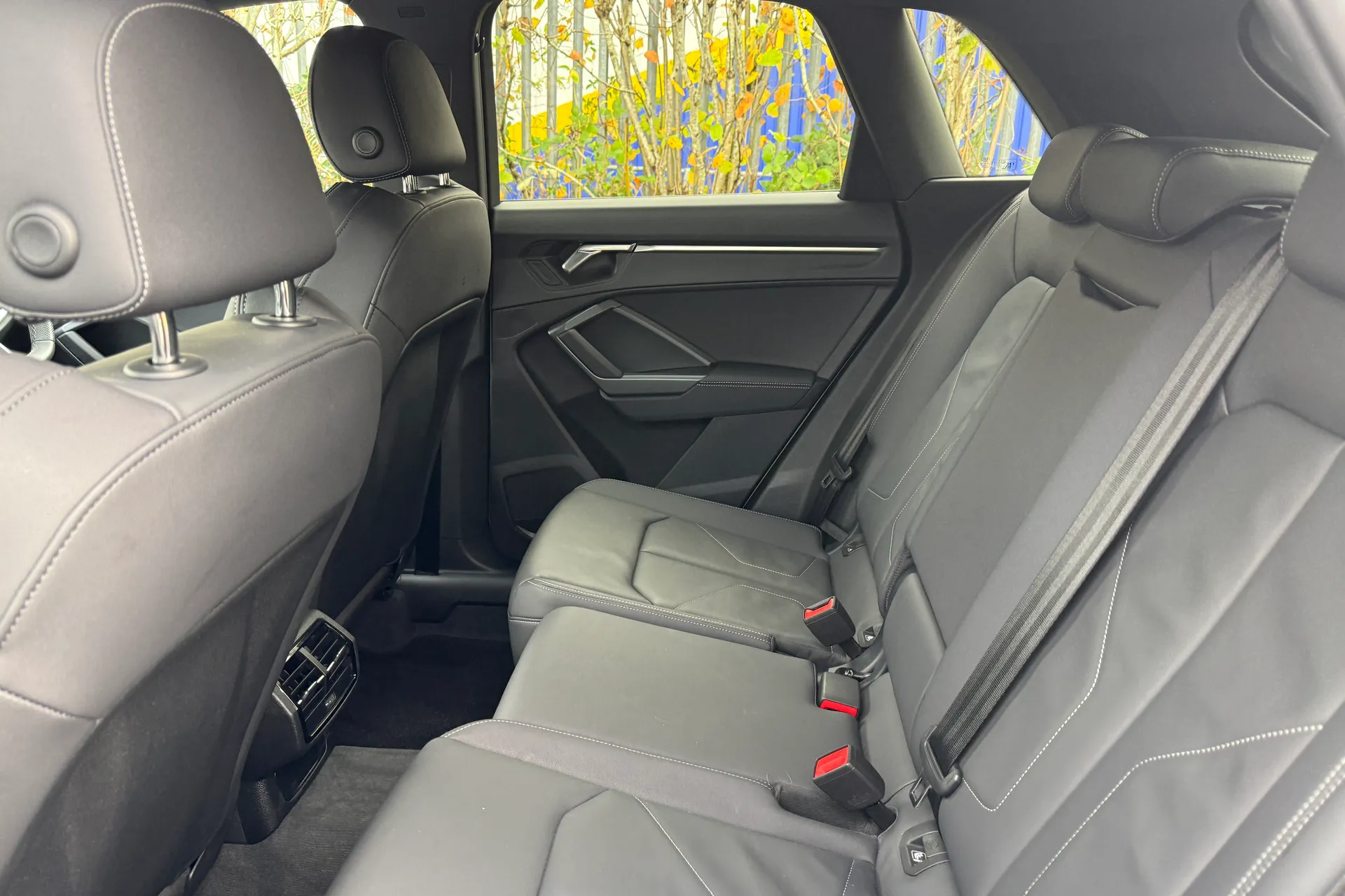 Audi Q3 thumbnail image number 65