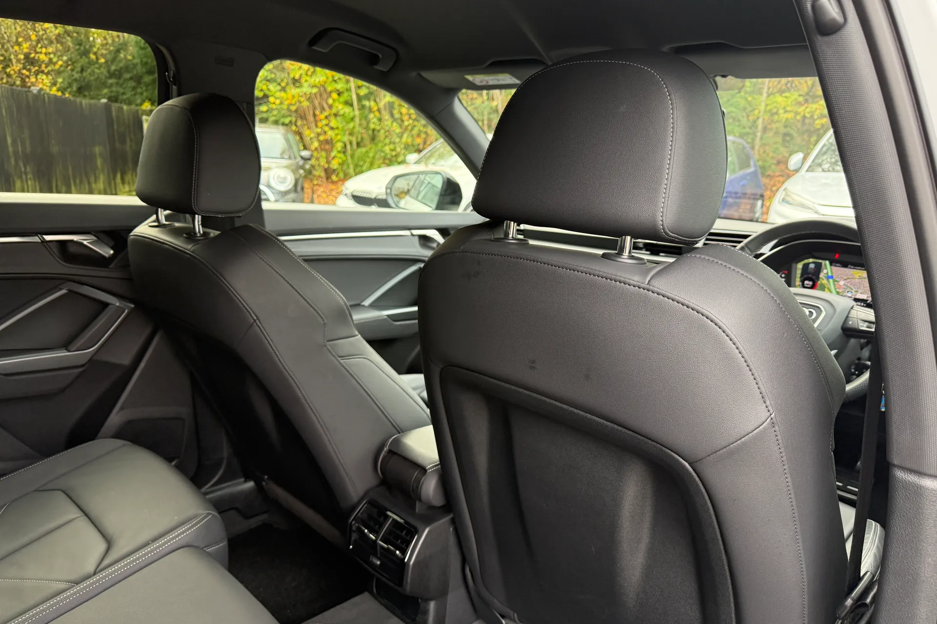 Audi Q3 thumbnail image number 30