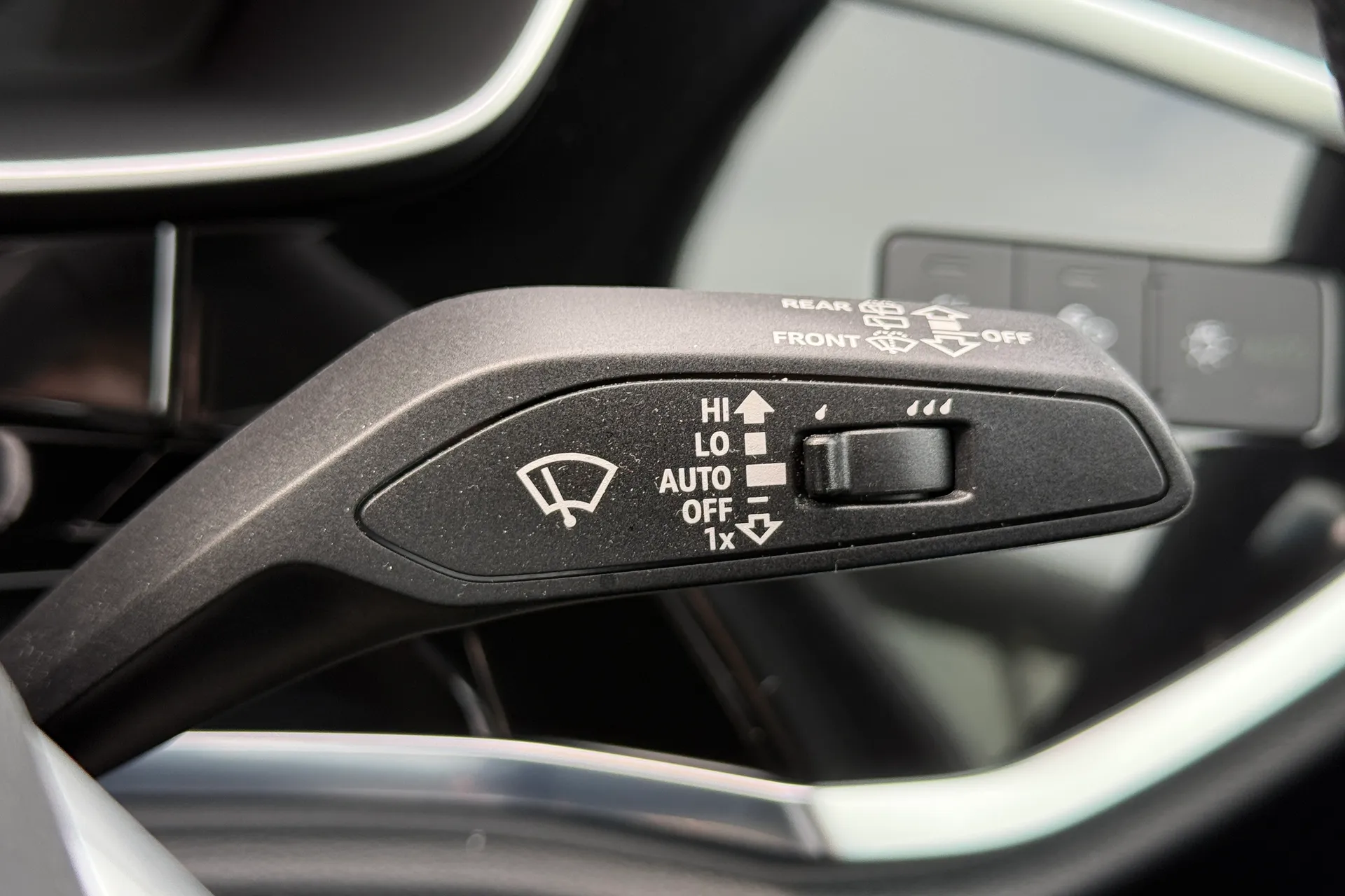 Audi Q3 thumbnail image number 21