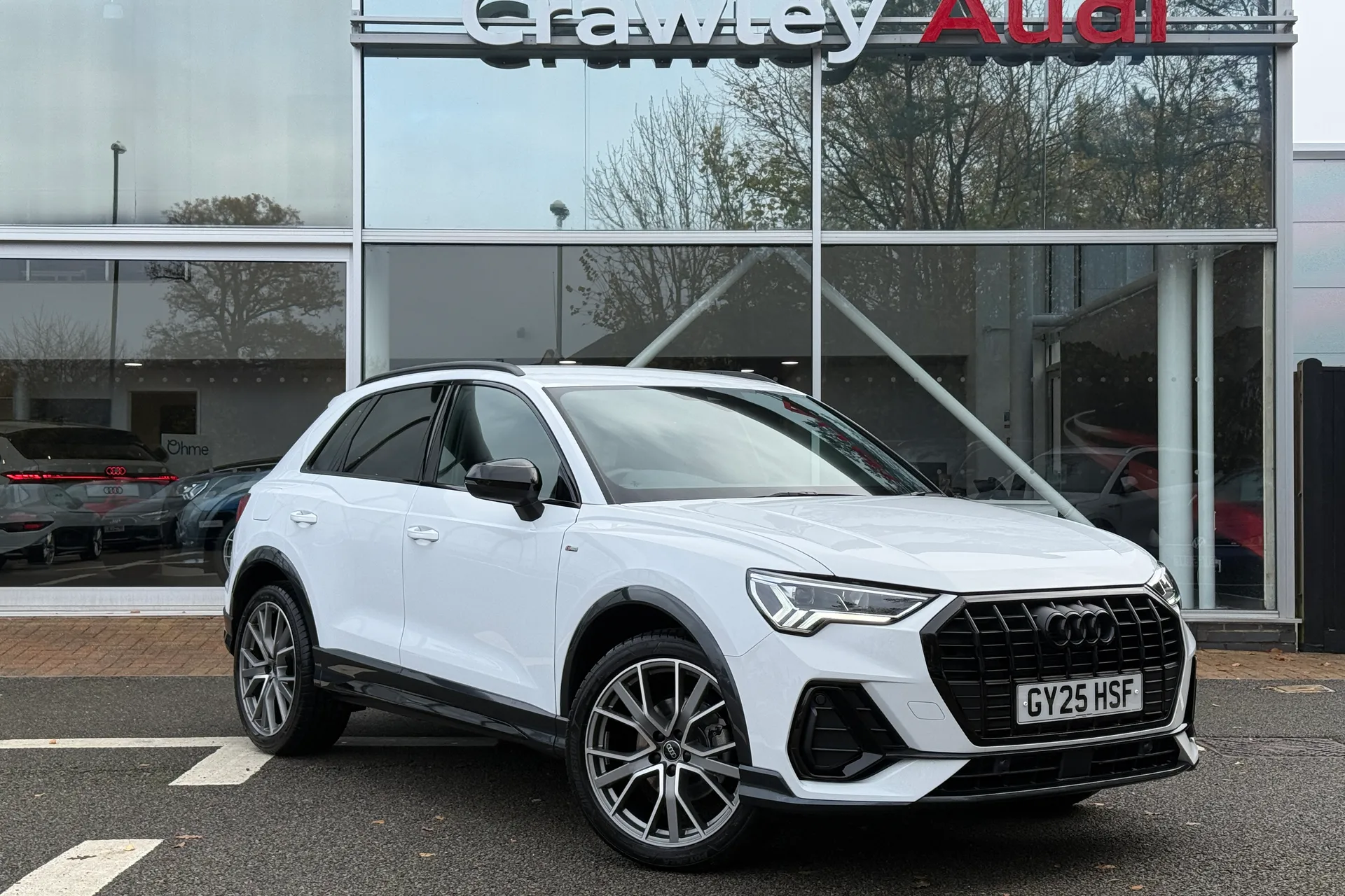 Audi Q3 focused image
